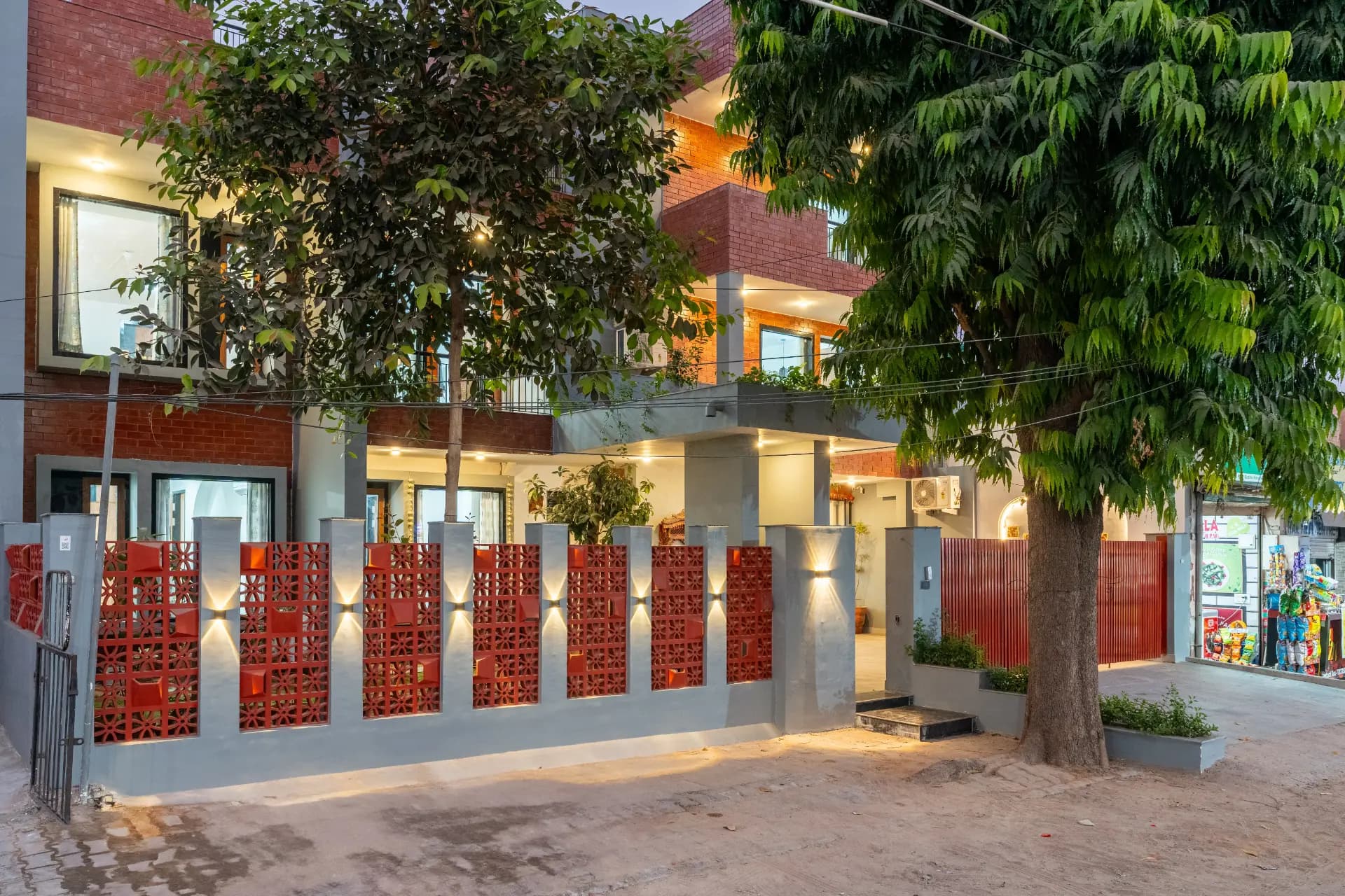 Ramalaya | 1-Room | Library | Balcony - Image 12