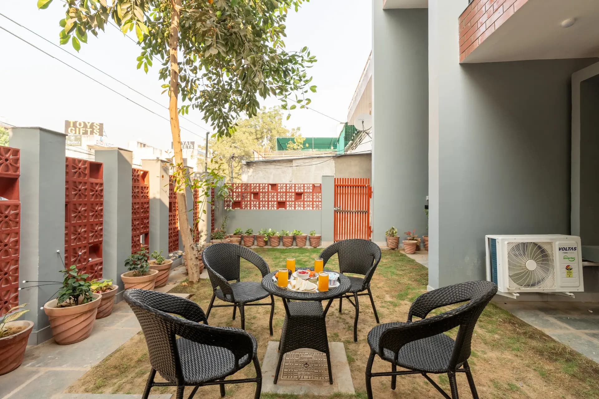 Ramalaya - A Stunning 4-BHK Retreat With Courtyard & a Lush Garden - Image 4
