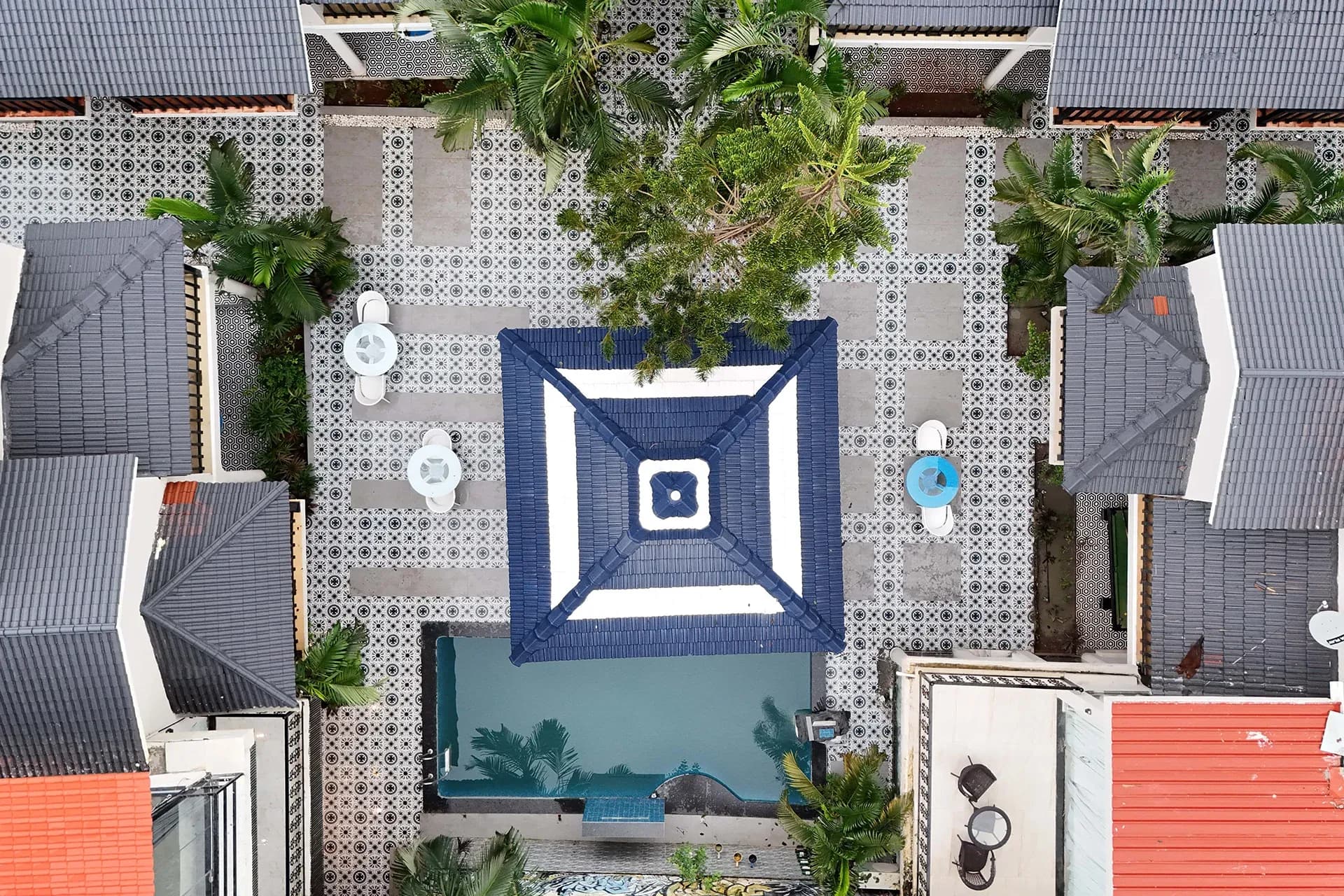 Emperor Ozran | Premium Rooms With Private Balconies, Restaurant & Bar - Image 27