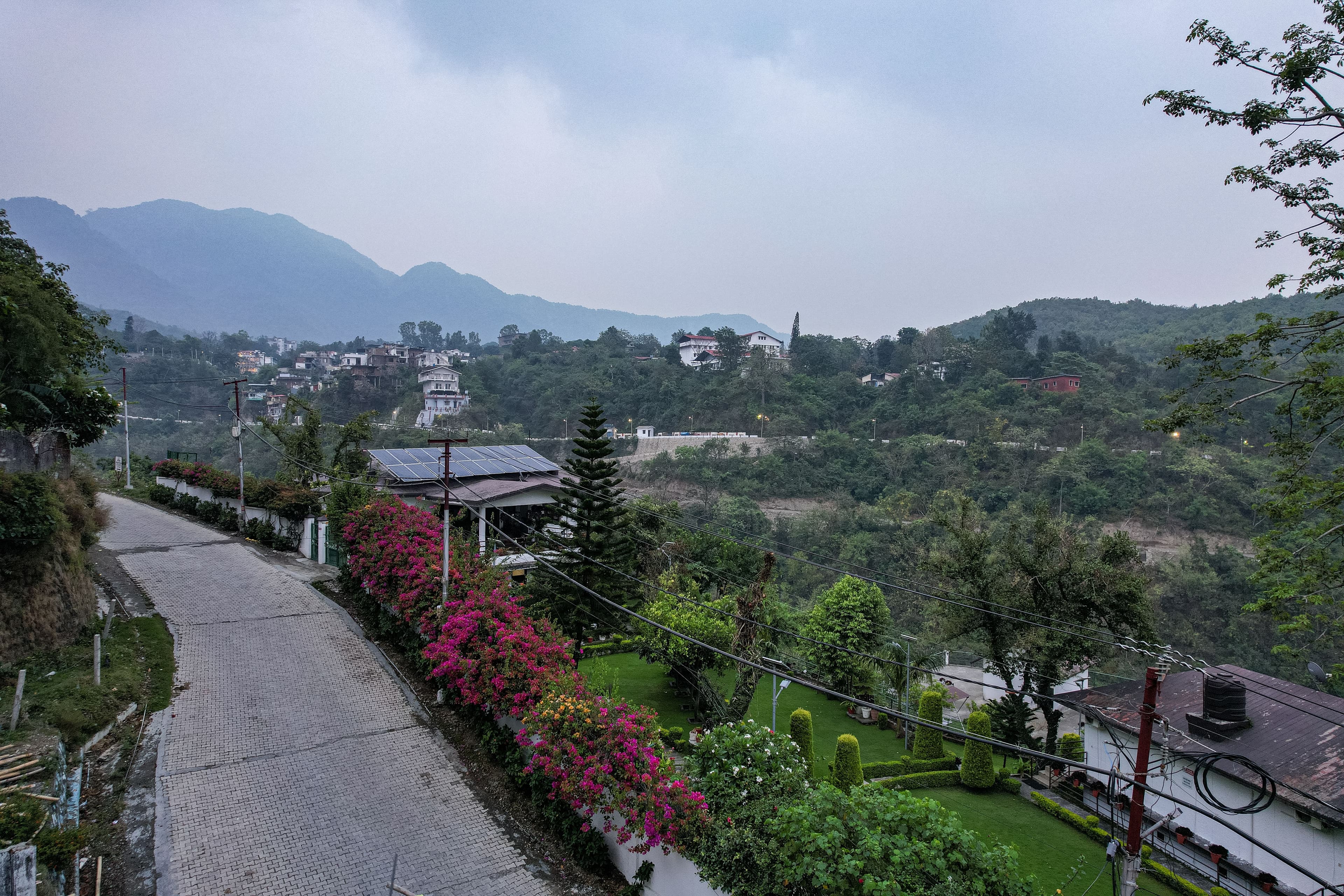 Udgam Vilas | Serene Pet-friendly 5-BHK Apartment With Private Jacuzzi & Lift - Image 3