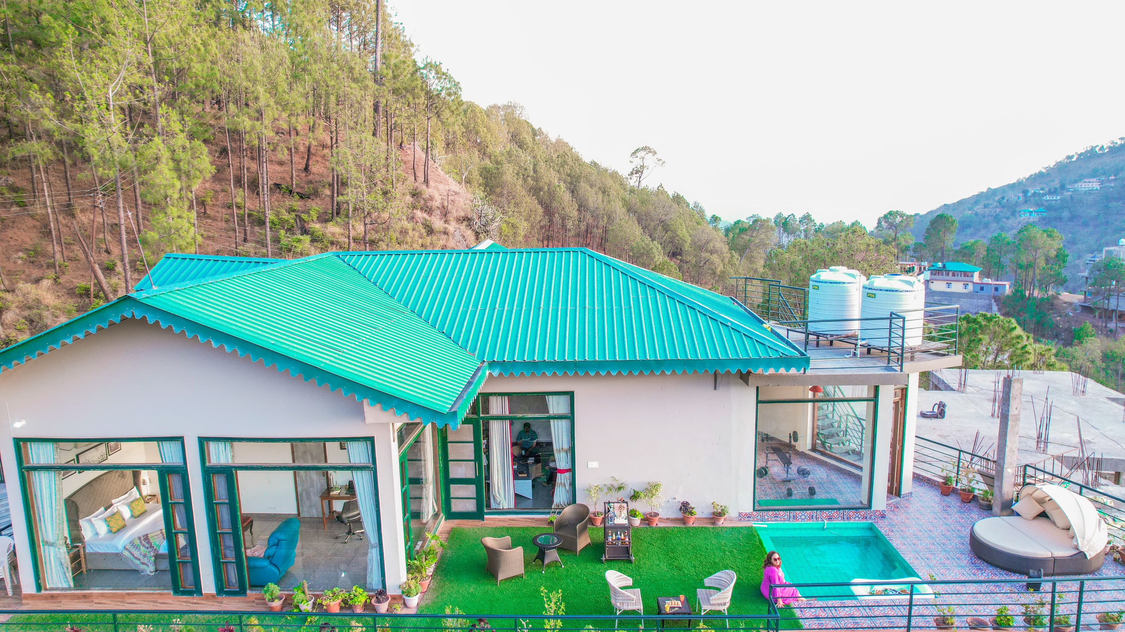 Dilli House | 3-BHK Rooftop Villa with Private Plunge Pool, Jacuzzi, and Gym - Image 28
