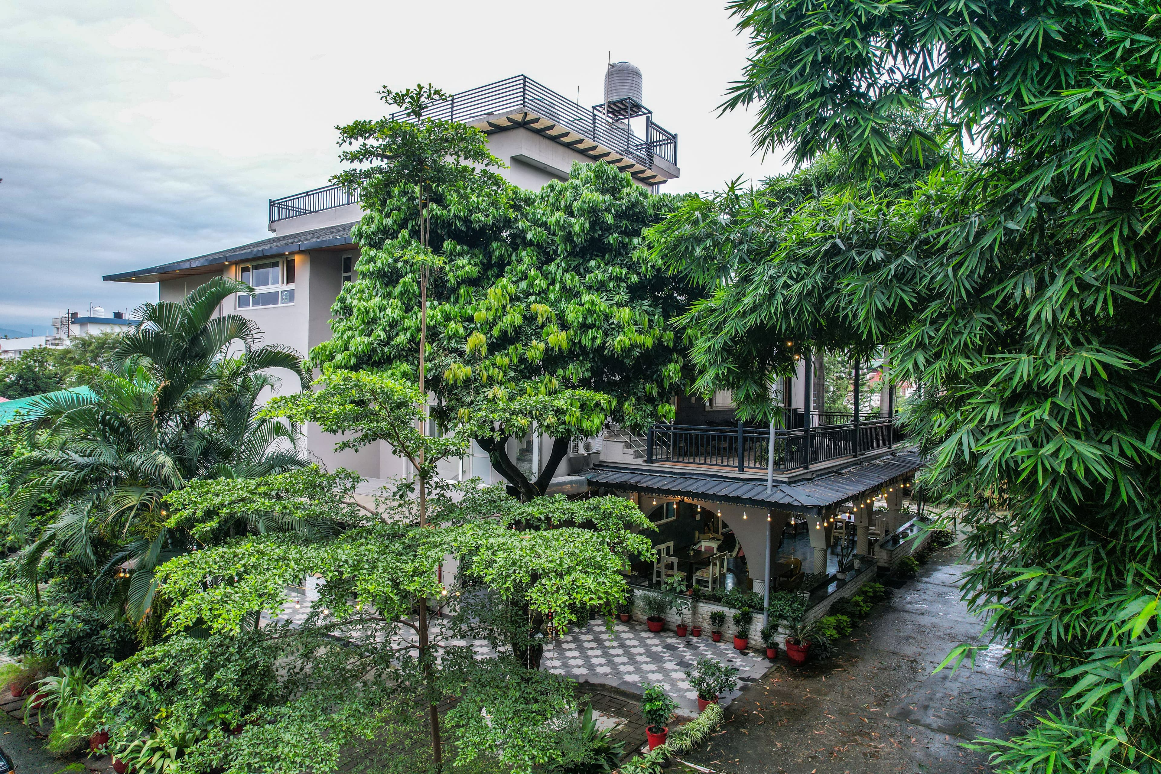 Impreza Luxury Stays Deluxe Room | Pet-friendly 1-Room Retreat With Common Lounge Area, Garden, Verandah & Restro - Image 12