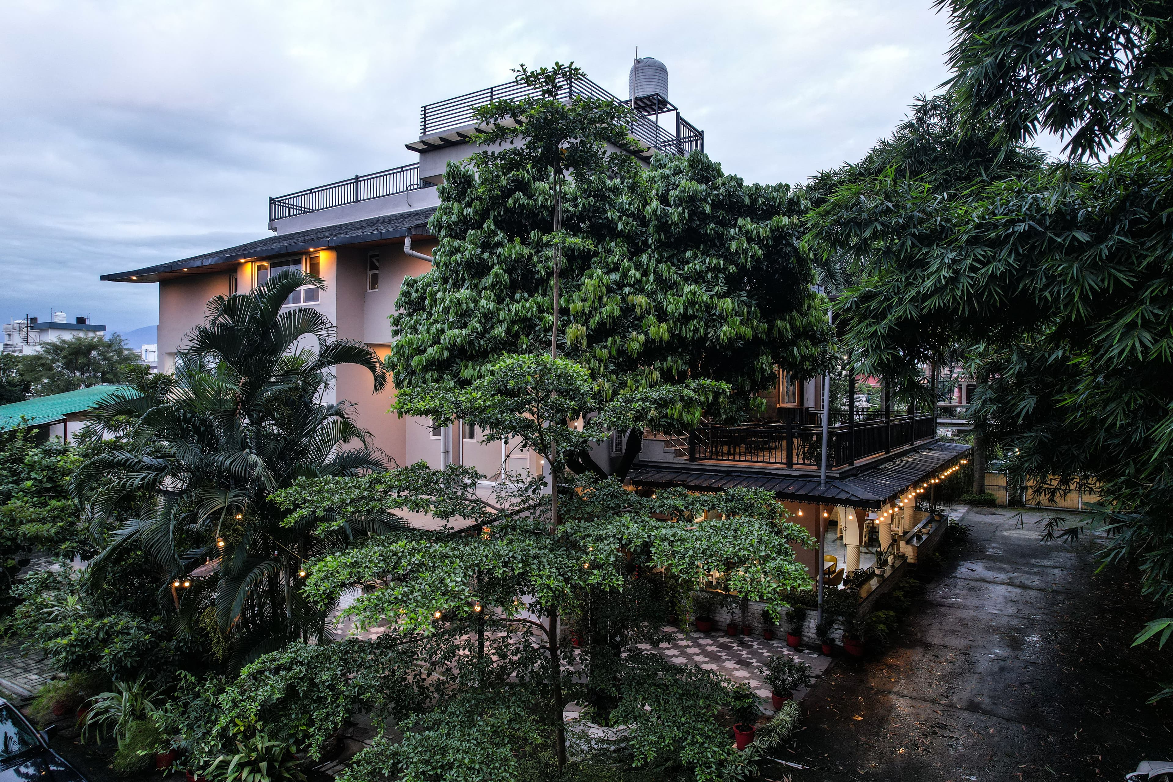 Impreza Luxury Stays Deluxe Room | Pet-friendly 1-Room Retreat With Common Lounge Area, Garden, Verandah & Restro - Image 27