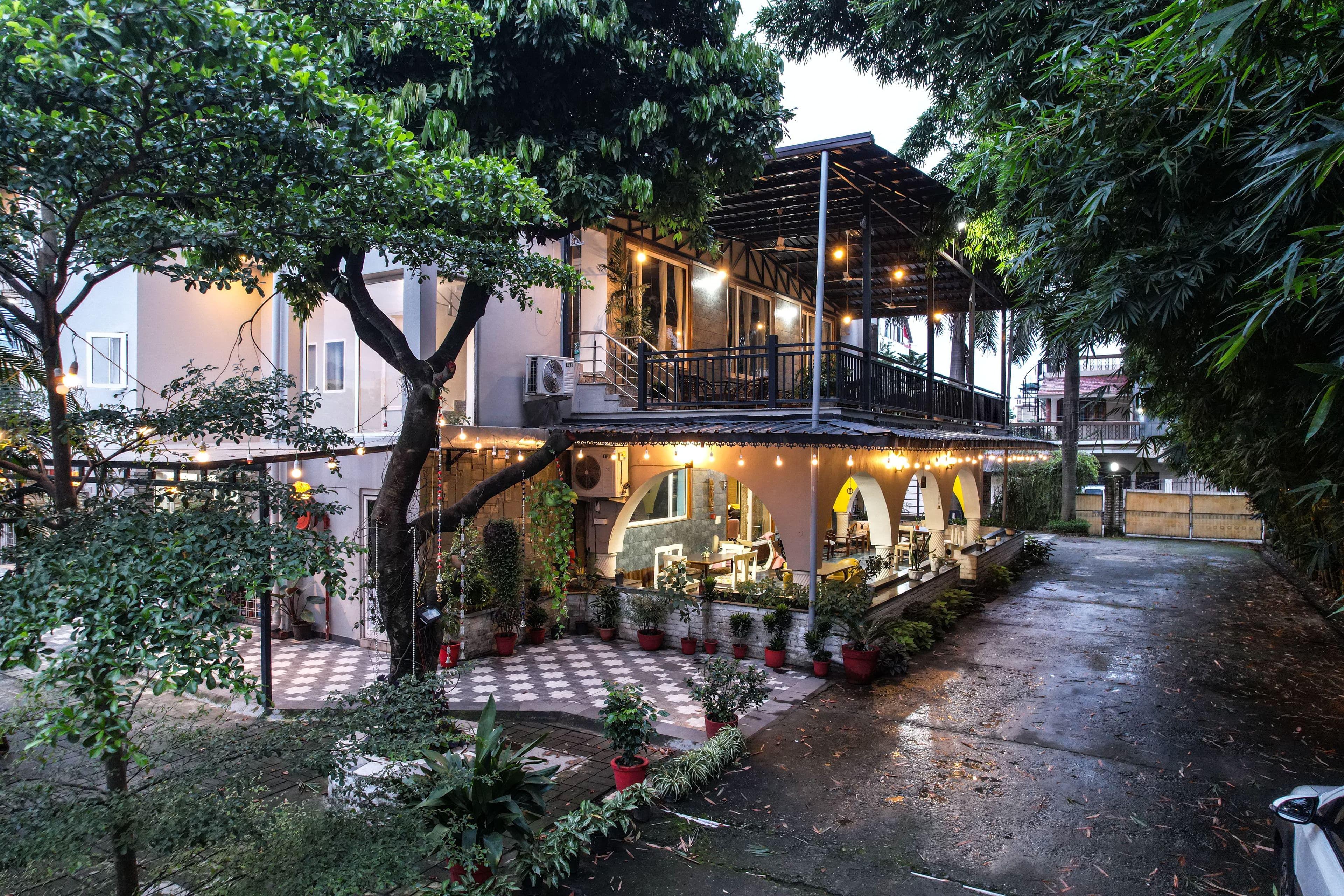 Impreza Luxury Stays Deluxe Room | Pet-friendly 1-Room Retreat With Common Lounge Area, Garden, Verandah & Restro - Image 13