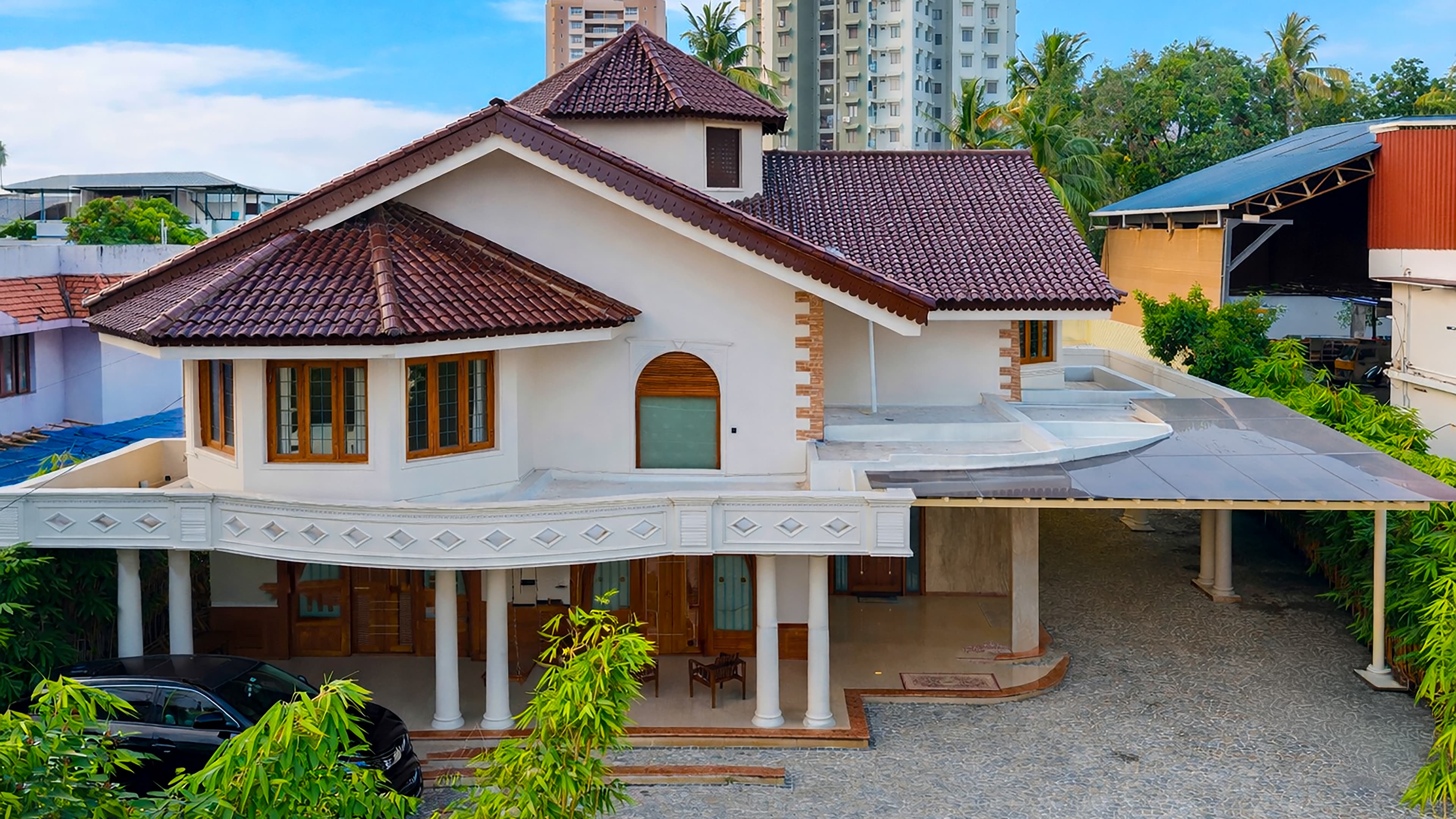 Valiyaveetil Mansion | 5-BHK Mansion With Private Pool, Home Theatre, Garden | Near New Marine Drive - Image 10