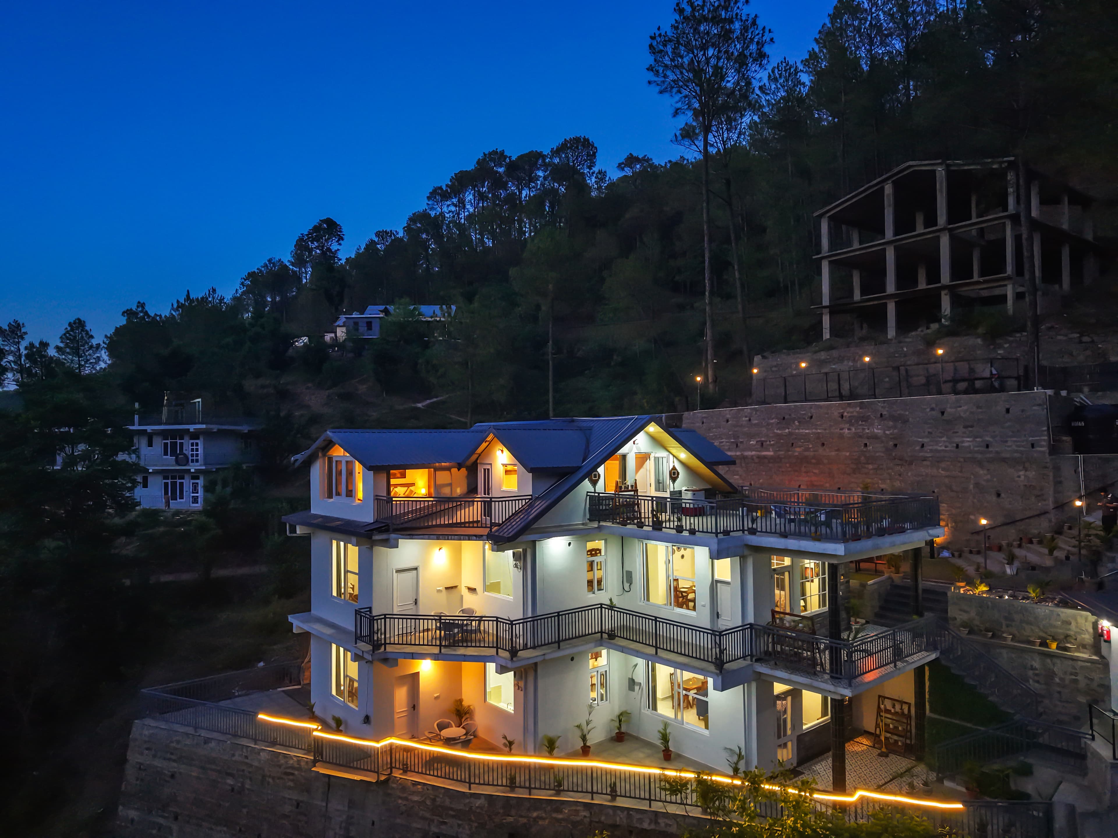 Gable Pine Ridge | Pet-friendly 2-BHK Apartment With Shared Plunge Pool & Lawn Amid Mountains - Image 33