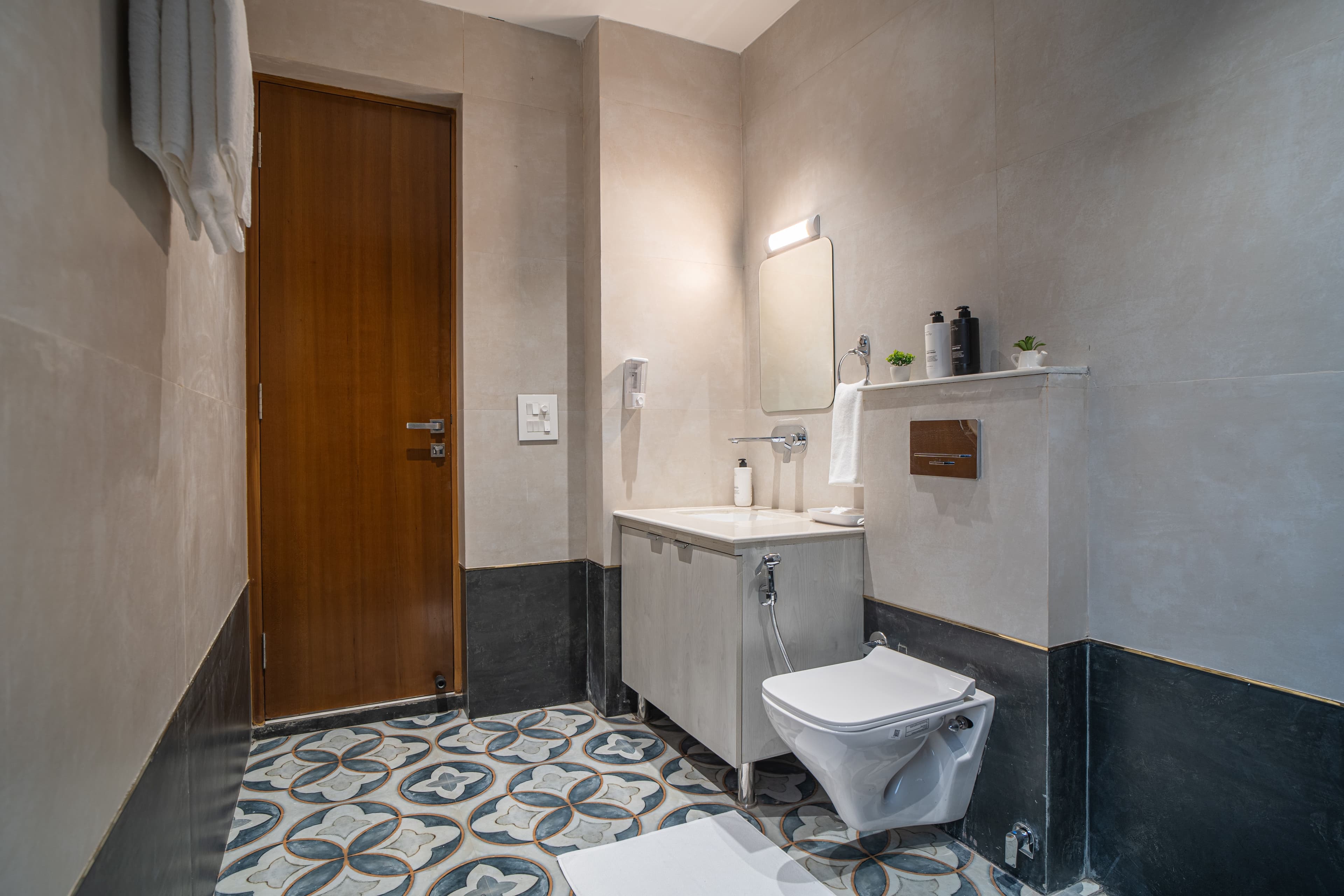 Udgam Vilas | Serene Pet-friendly 5-BHK Apartment With Private Jacuzzi & Lift - Image 17