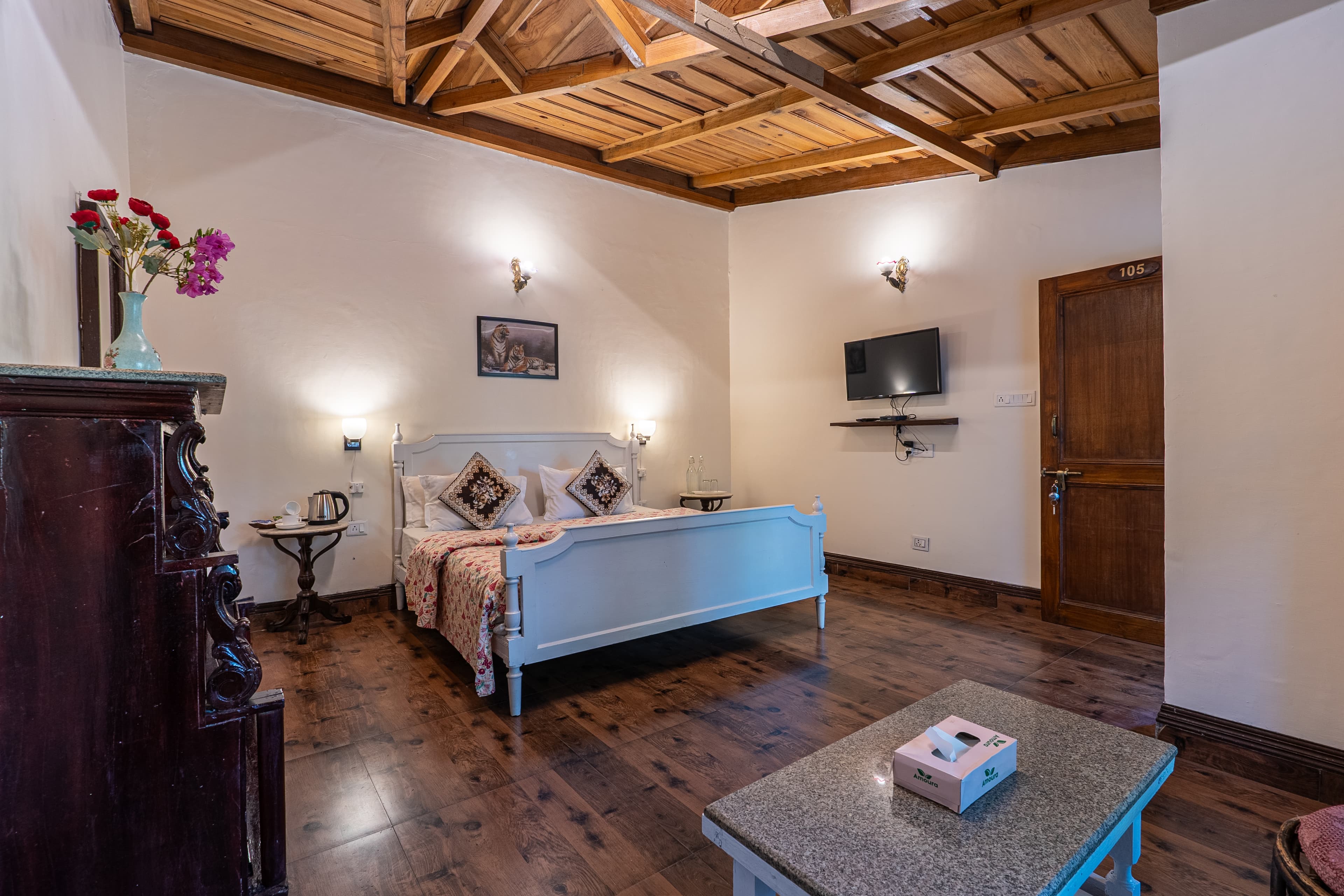 The Hive Cottage Hideout | 1 Room in a Hillside Resort With Restaurant, & Outdoor Seating | Ample Parking - Image 16