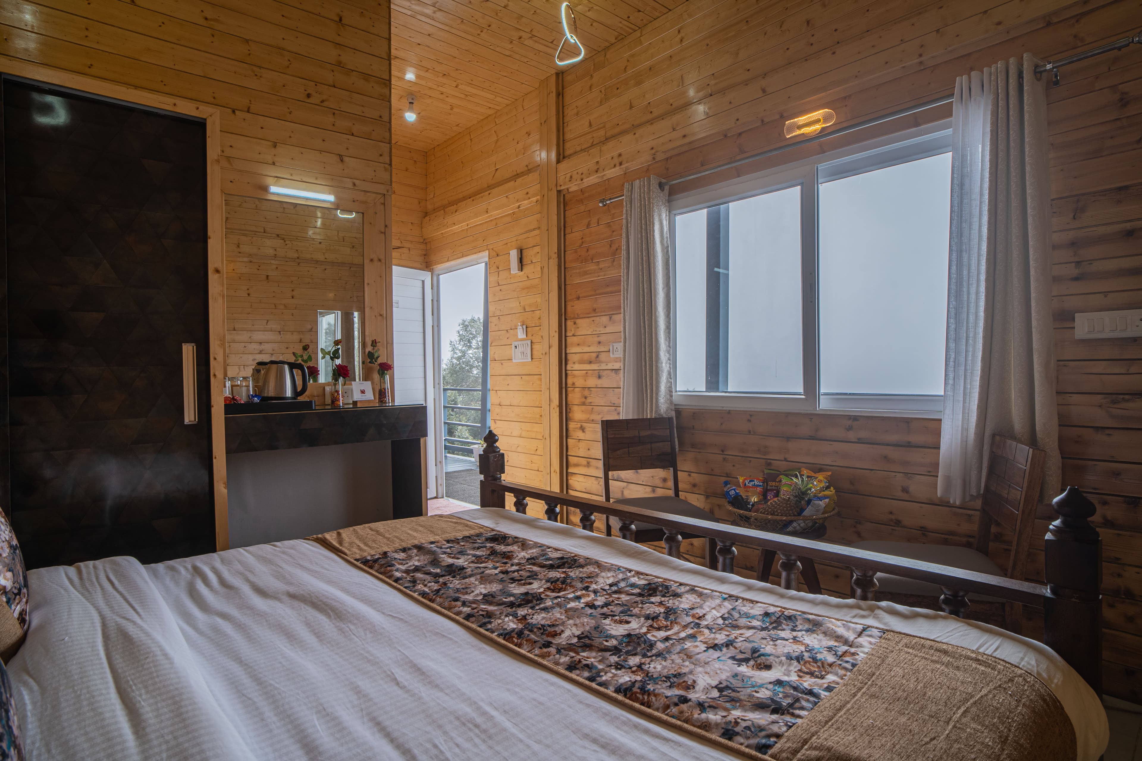 The Urban Escape | 1 Premium Room With Hill Views - Image 18