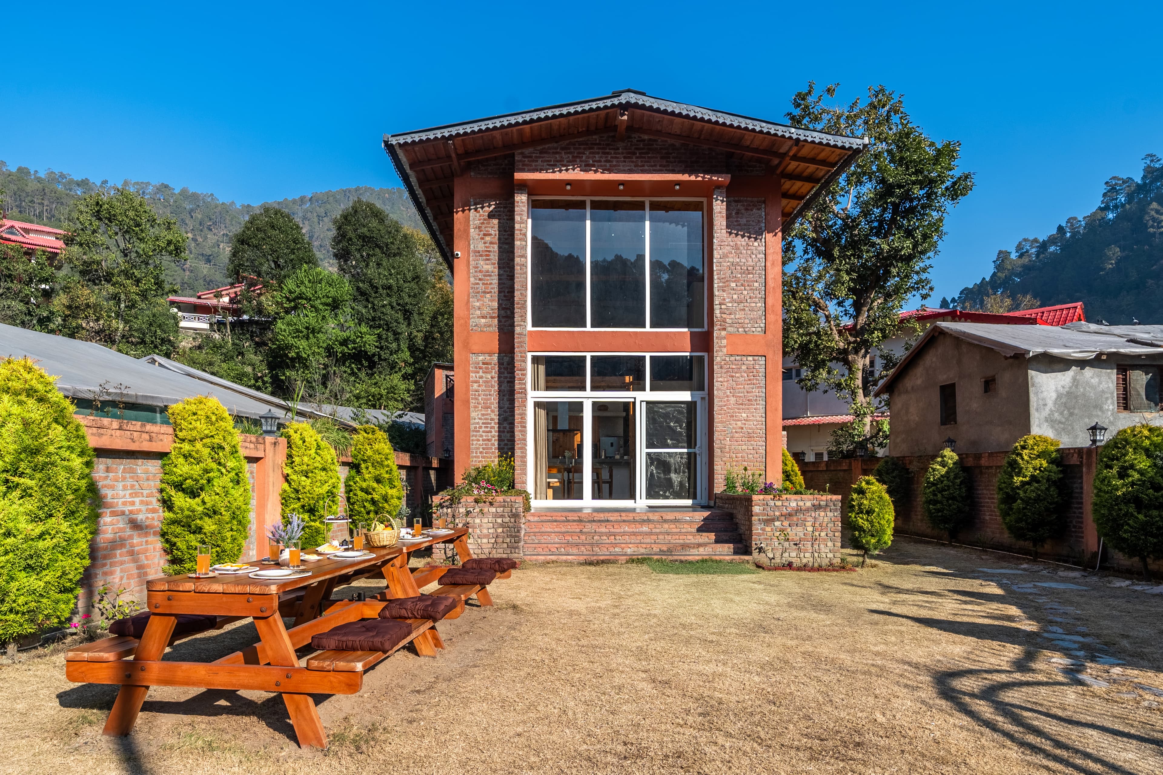 Casa Gaula | 4-BHK Cottage with  Lawn and Outdoor Sit-Out | 20 mins away from Bhimtal Lake | Pet-friendly - Image 41