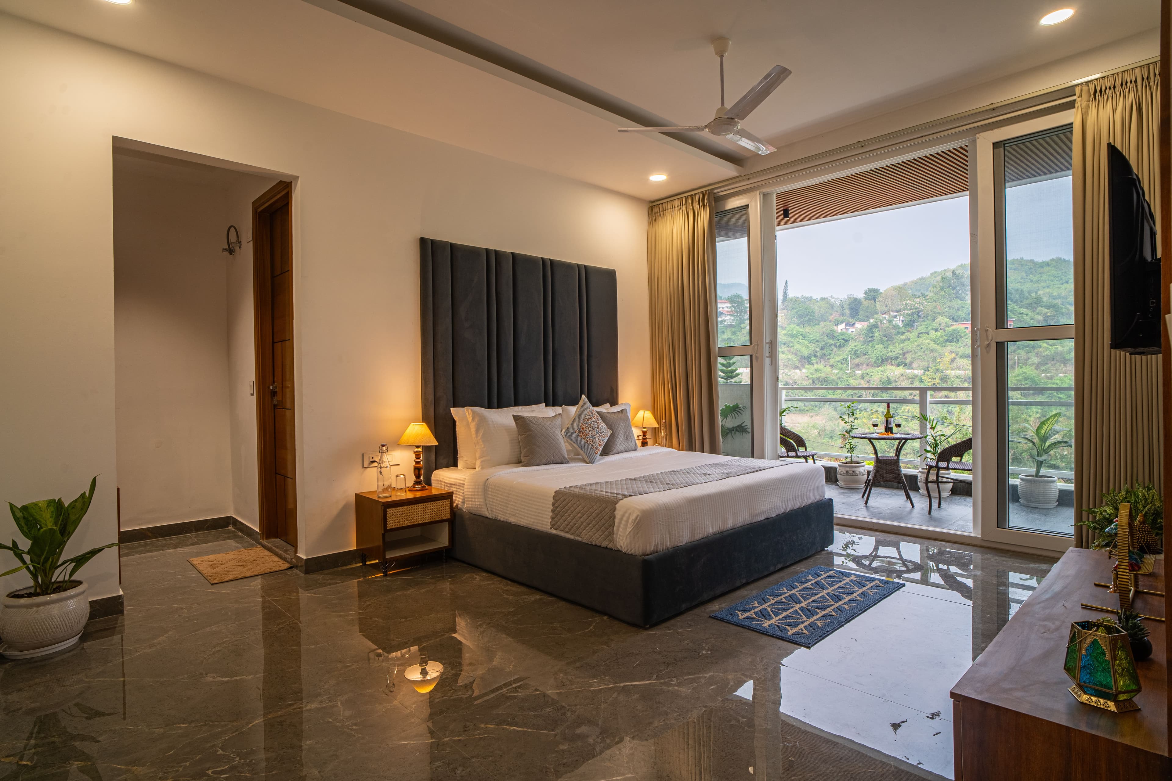 Udgam Vilas | Serene Pet-friendly 5-BHK Apartment With Private Jacuzzi & Lift - Image 12
