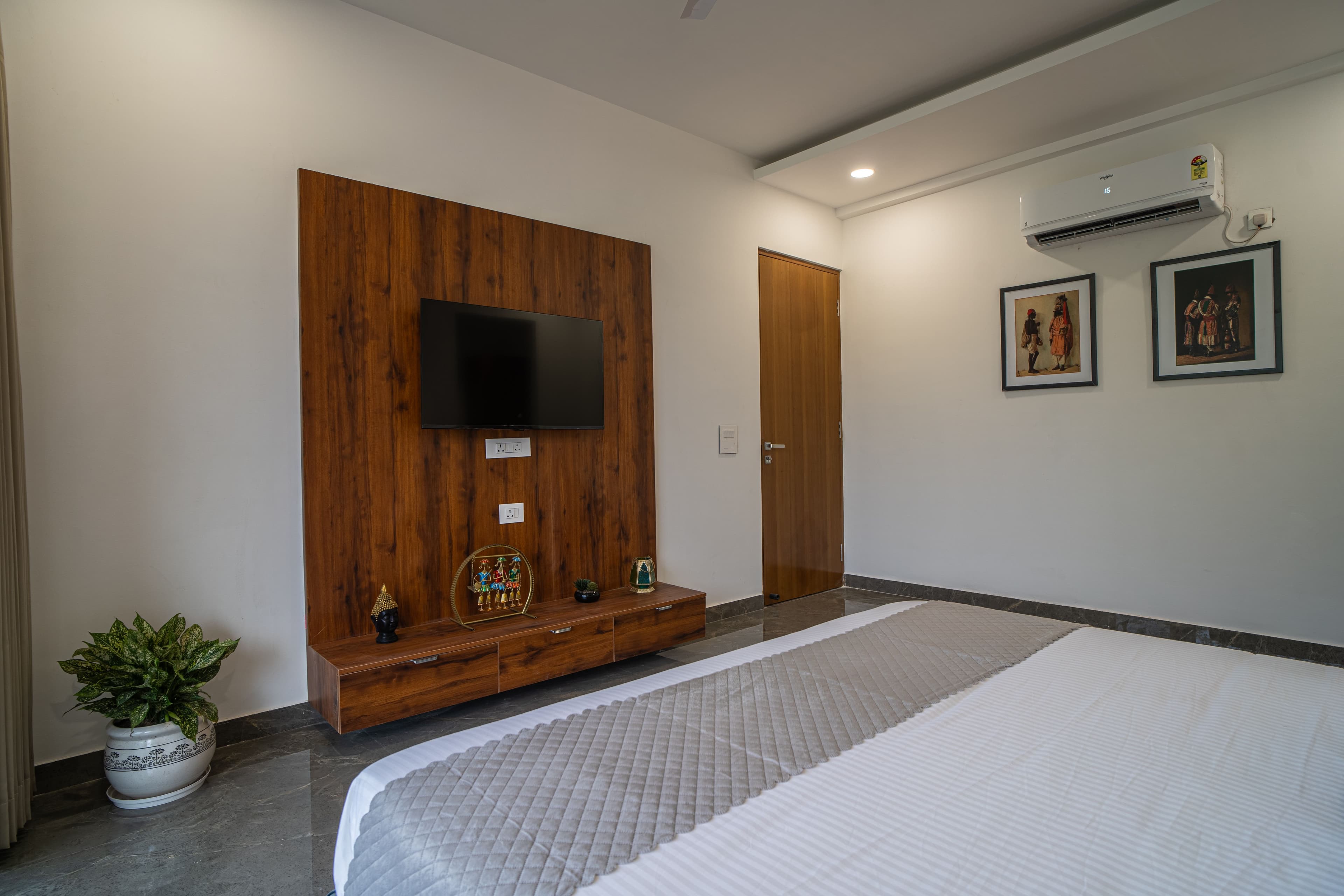 Udgam Vilas | Serene Pet-friendly 5-BHK Apartment With Private Jacuzzi & Lift - Image 41