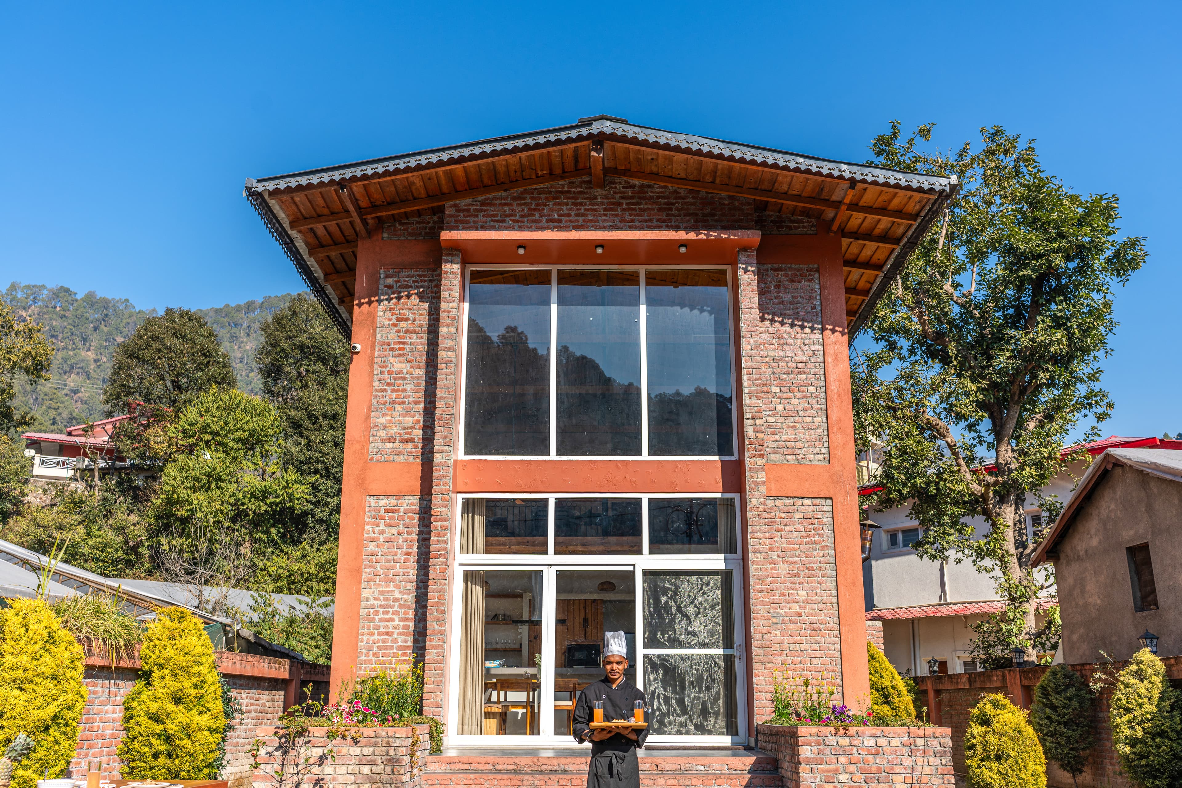 Casa Gaula | 4-BHK Cottage with  Lawn and Outdoor Sit-Out | 20 mins away from Bhimtal Lake | Pet-friendly - Image 23
