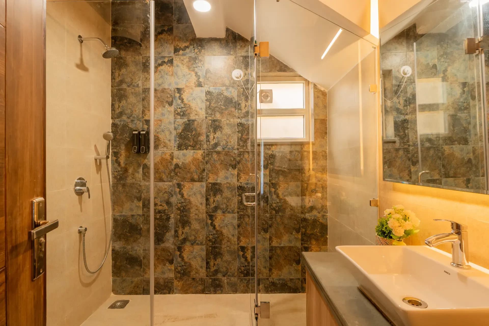 Veera Marina | 3-BHK Penthouse With Terrace, Common Pools & Lift, Near Candolim Beach - Image 25