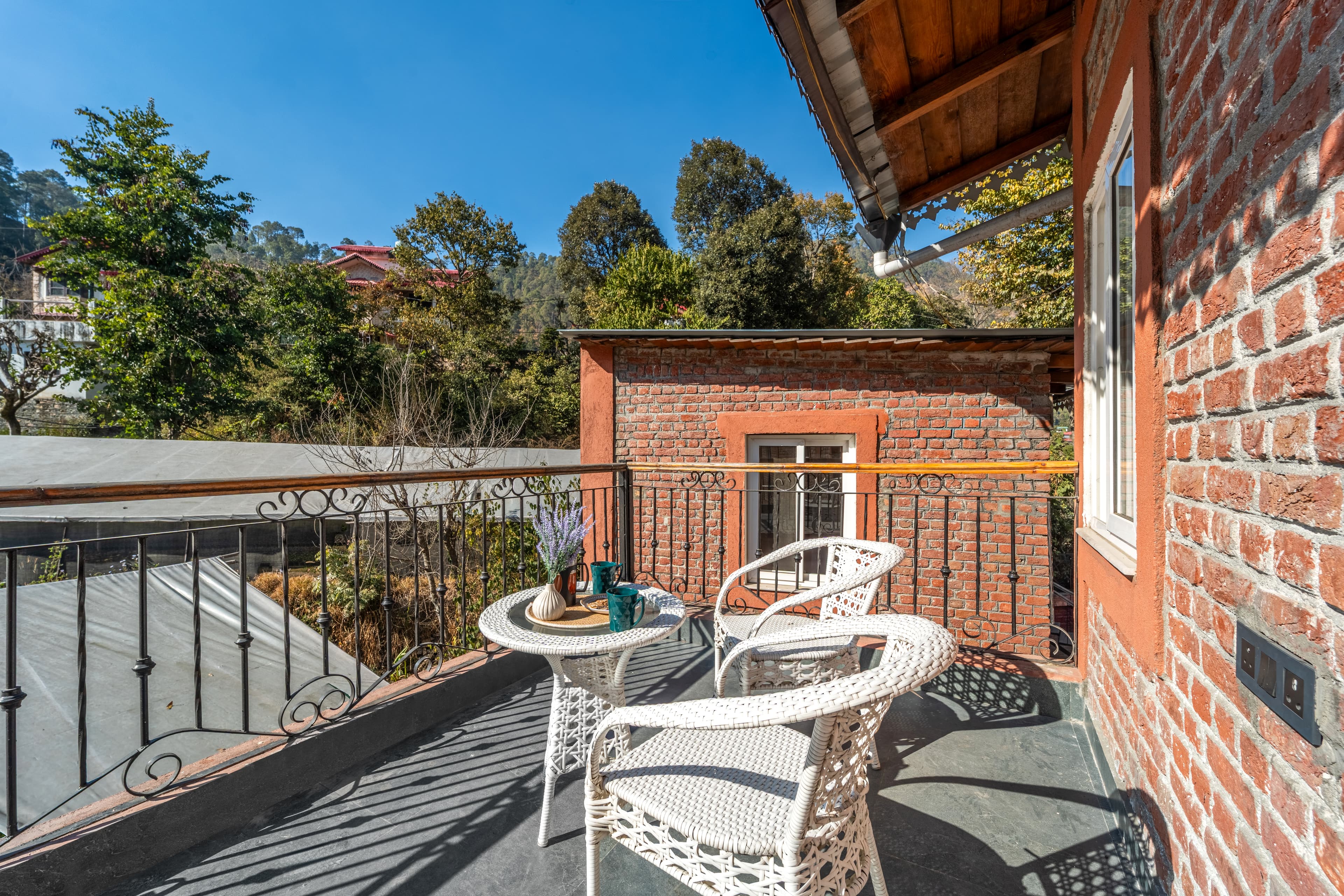 Casa Gaula | 4-BHK Cottage with  Lawn and Outdoor Sit-Out | 20 mins away from Bhimtal Lake | Pet-friendly - Image 20