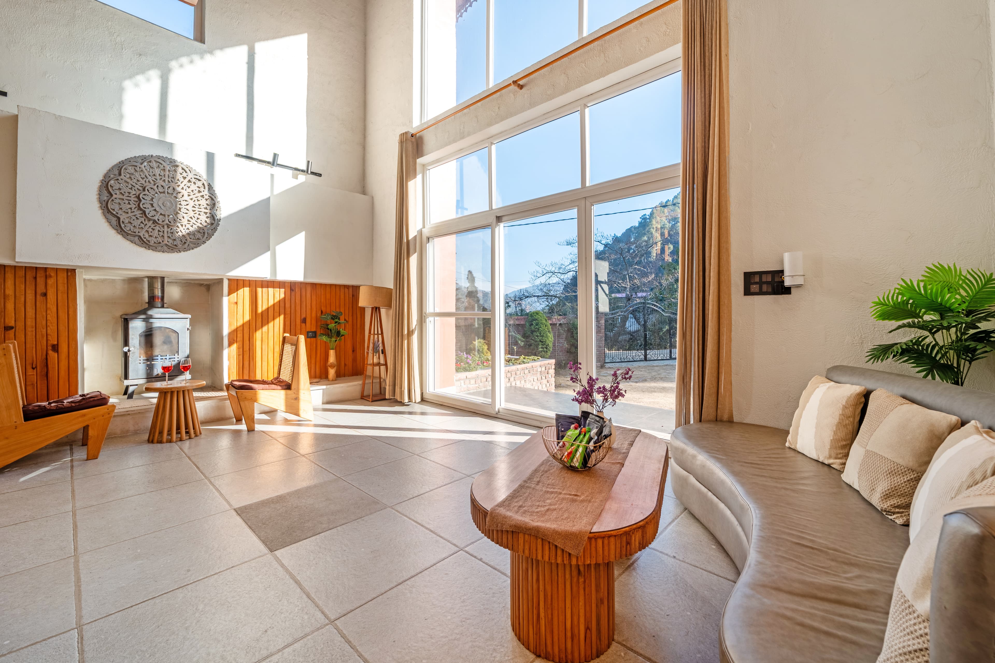 Casa Gaula | 4-BHK Cottage with  Lawn and Outdoor Sit-Out | 20 mins away from Bhimtal Lake | Pet-friendly - Image 10
