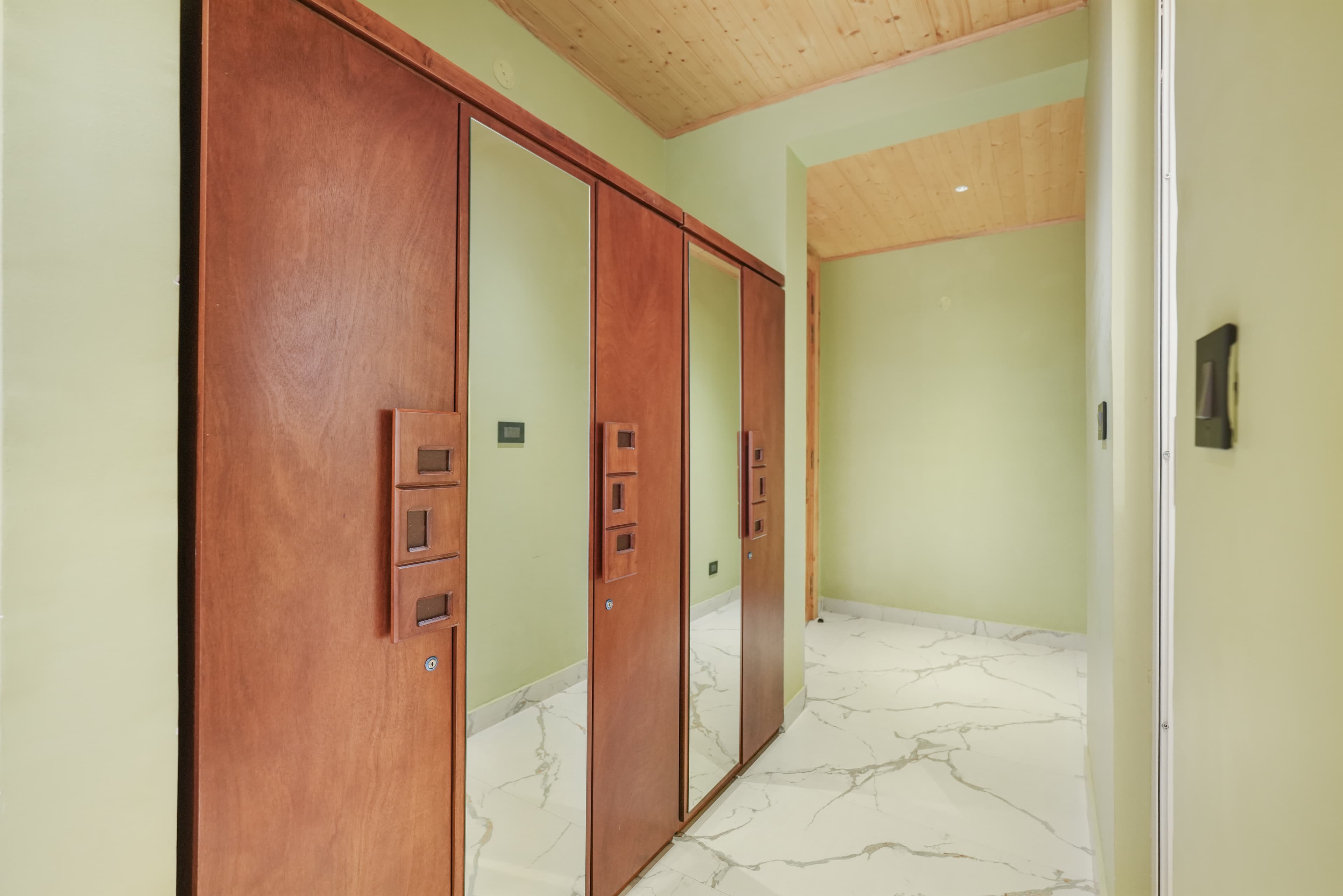 Kavya Villa | 4-BHK Pet-friendly Villa With Lounge, Game Zone, Sit-Out Areas & Panoramic Views in Kasauli Hills - Image 25