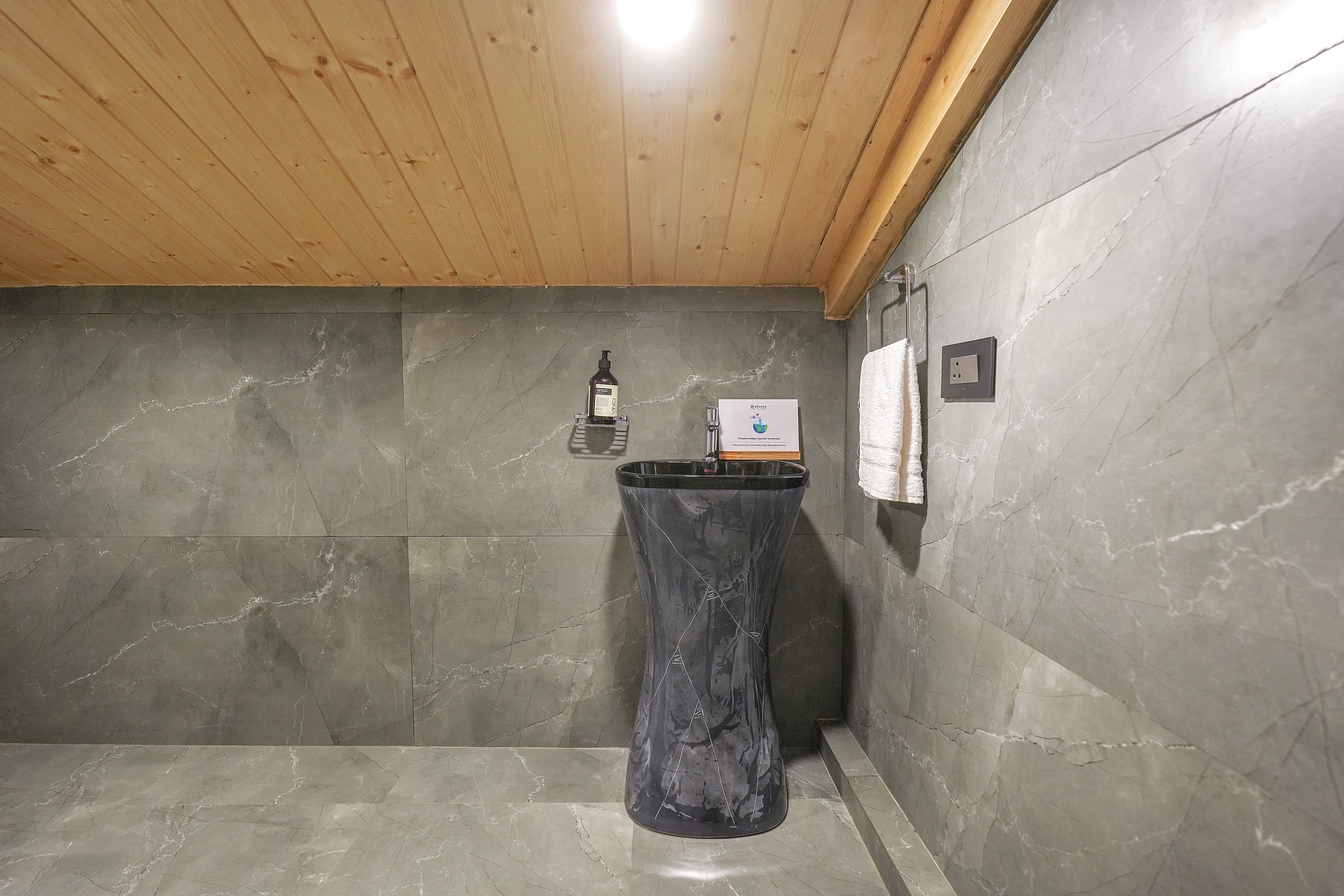 Kavya Villa | 4-BHK Pet-friendly Villa With Lounge, Game Zone, Sit-Out Areas & Panoramic Views in Kasauli Hills - Image 30