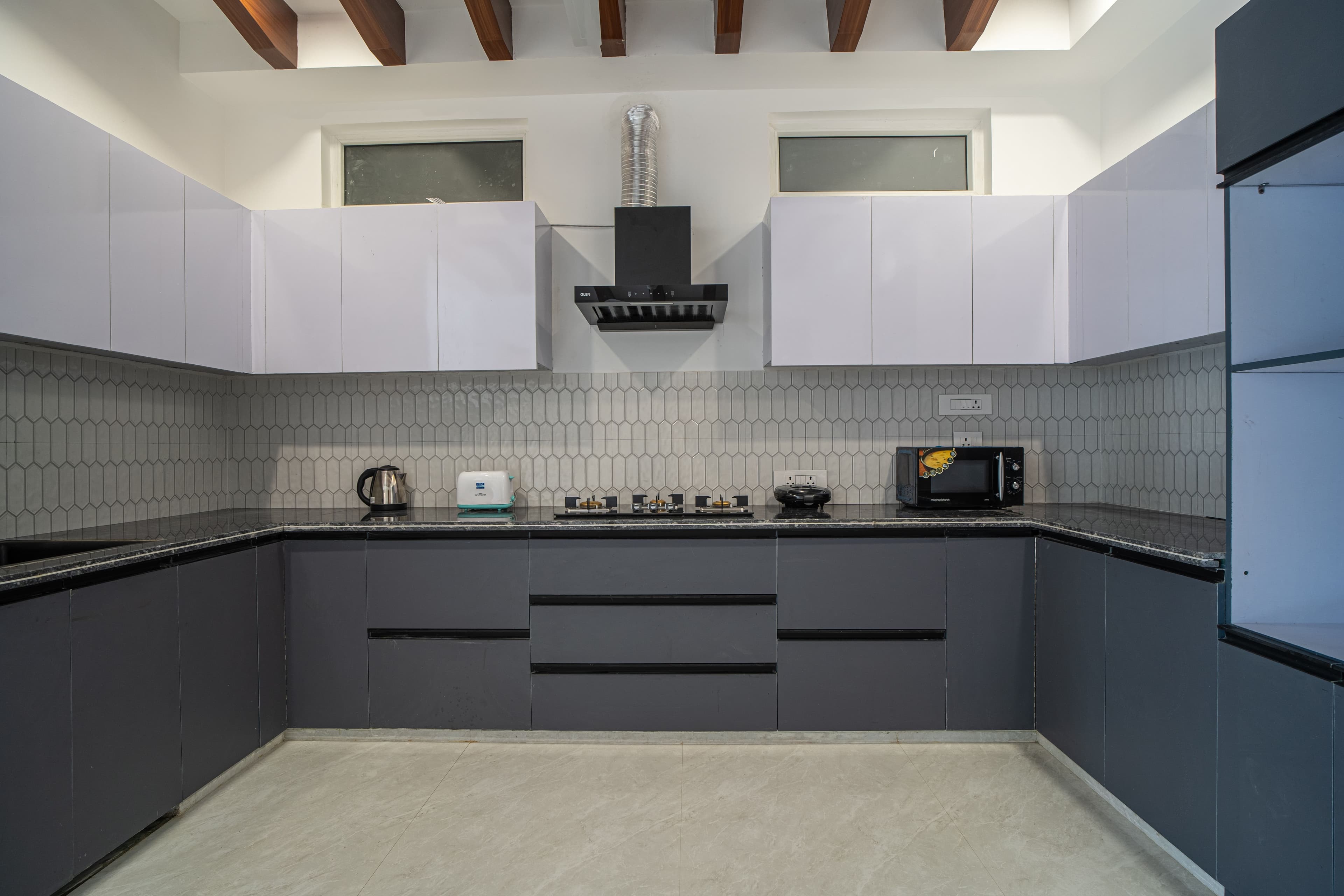 Udgam Vilas 3-BHK | Elegant Pet-friendly Apartment With Lift & Balcony Near Robber’s Cave - Image 10