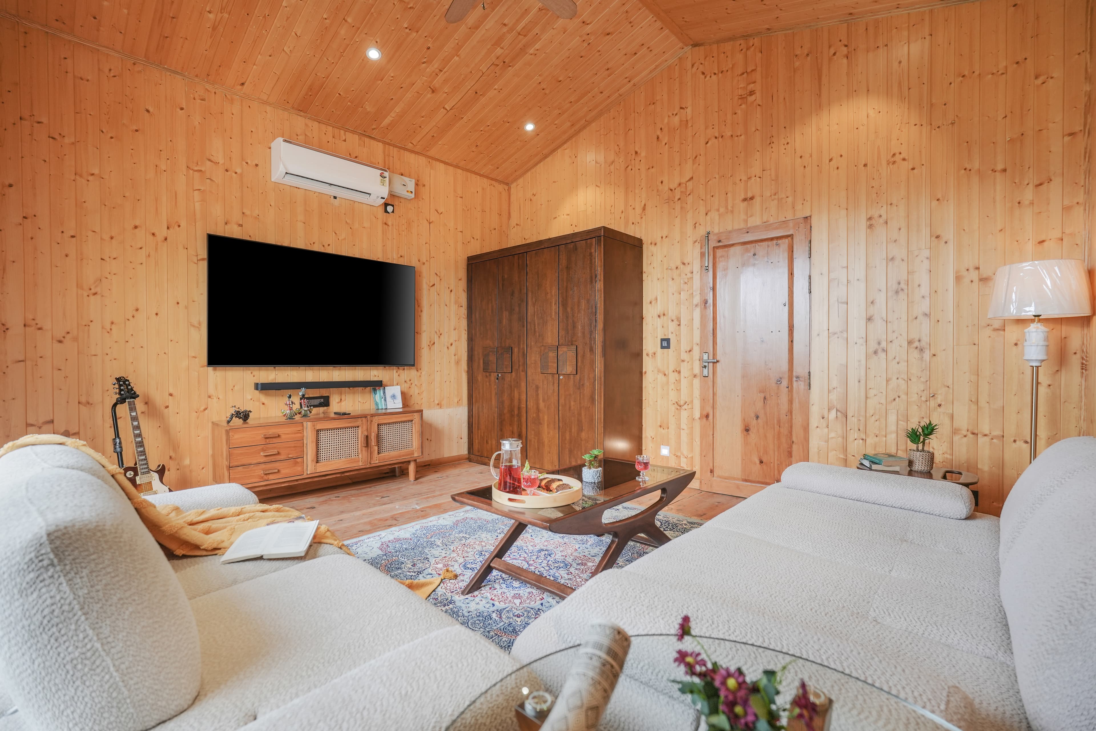 Kavya Villa | 4-BHK Pet-friendly Villa With Lounge, Game Zone, Sit-Out Areas & Panoramic Views in Kasauli Hills - Image 45