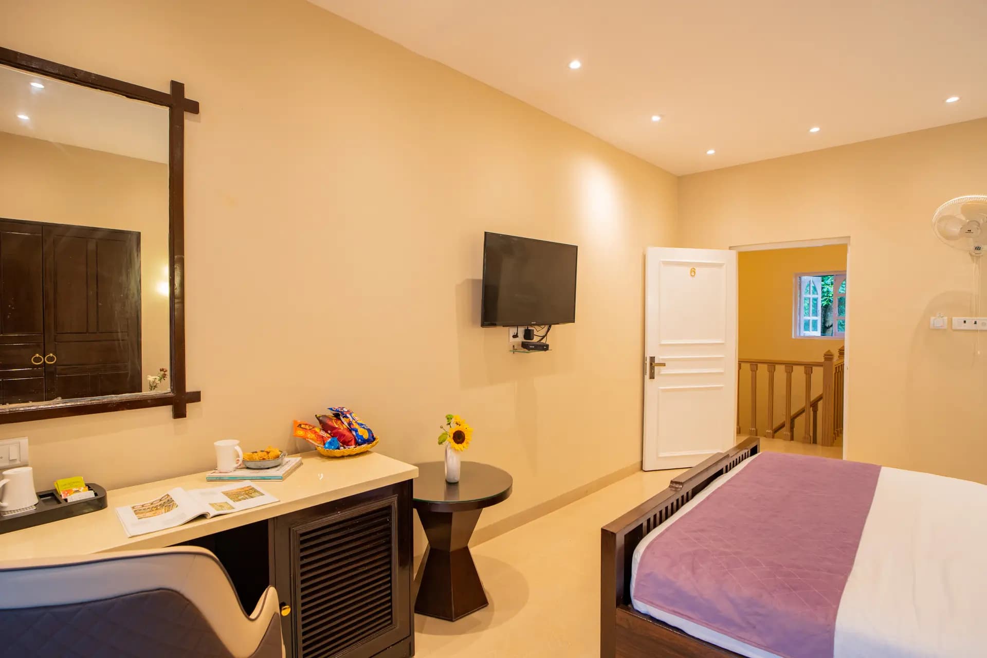 Emperor Ozran | Premium Rooms With Private Balconies, Restaurant & Bar - Image 20