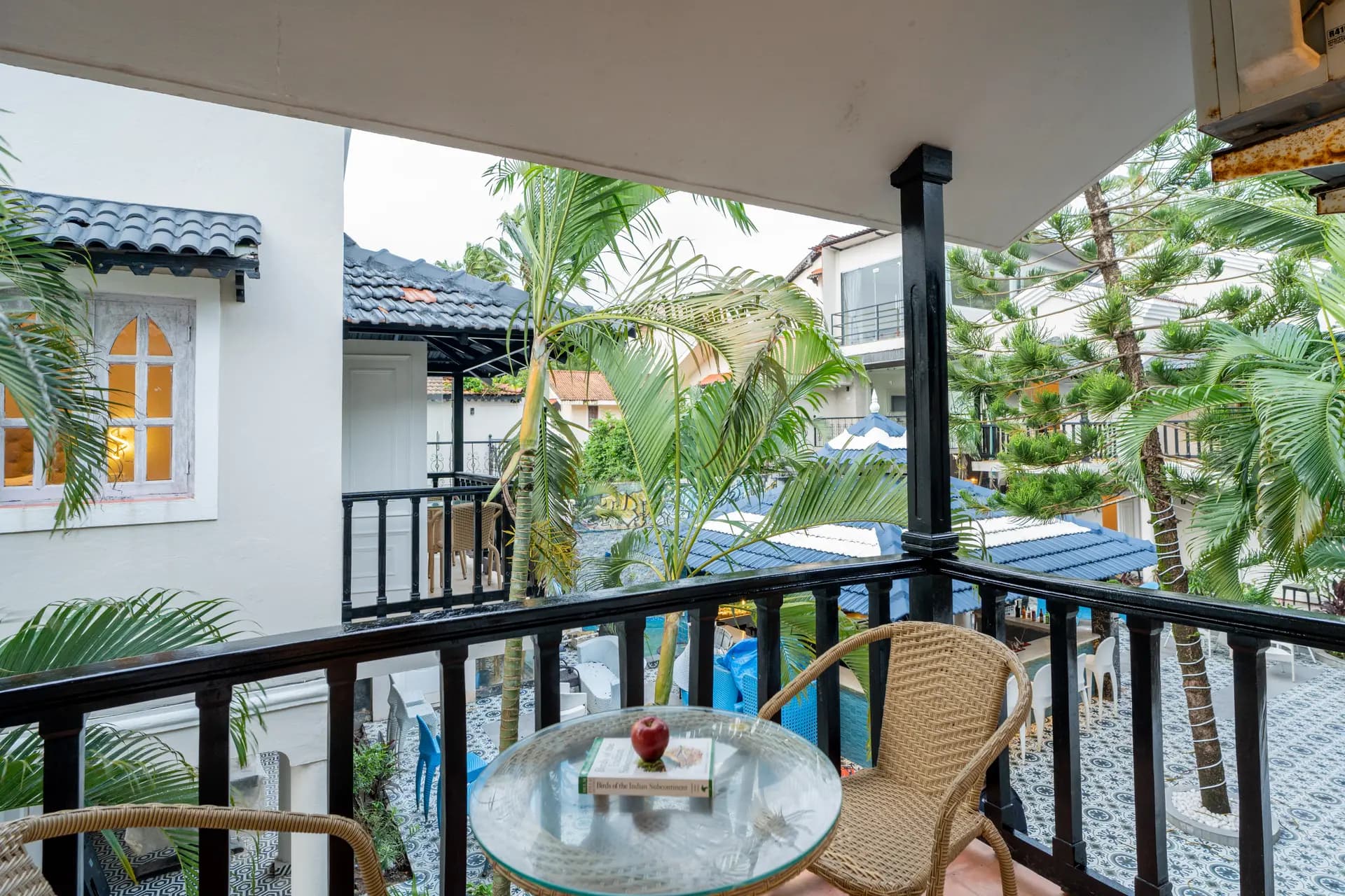 Emperor Ozran | Premium Rooms With Private Balconies, Restaurant & Bar - Image 14