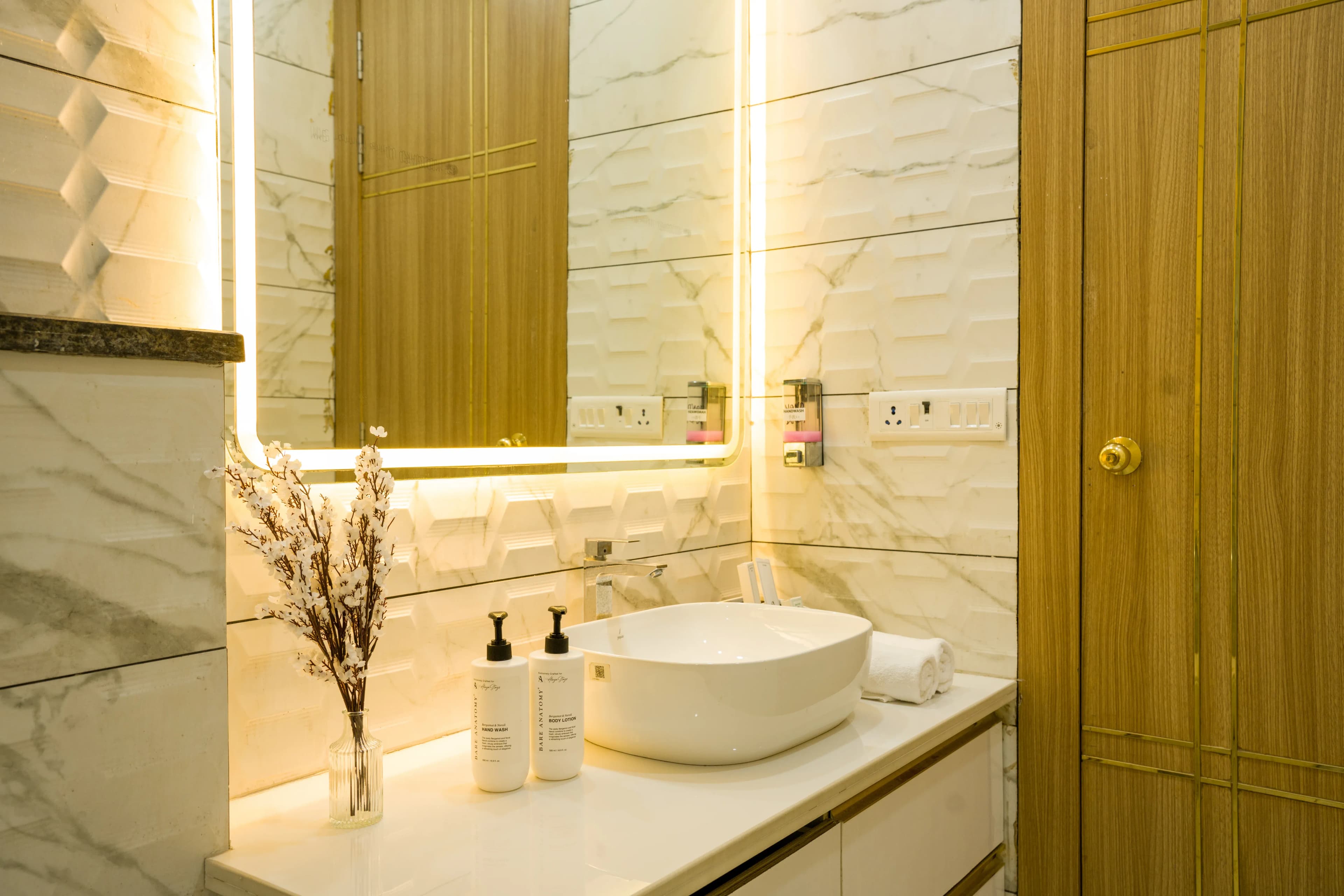 Miyabi Executive Suite | Elegant 1-BHK Suite With Common Pool, Gym & Restaurant - Image 29