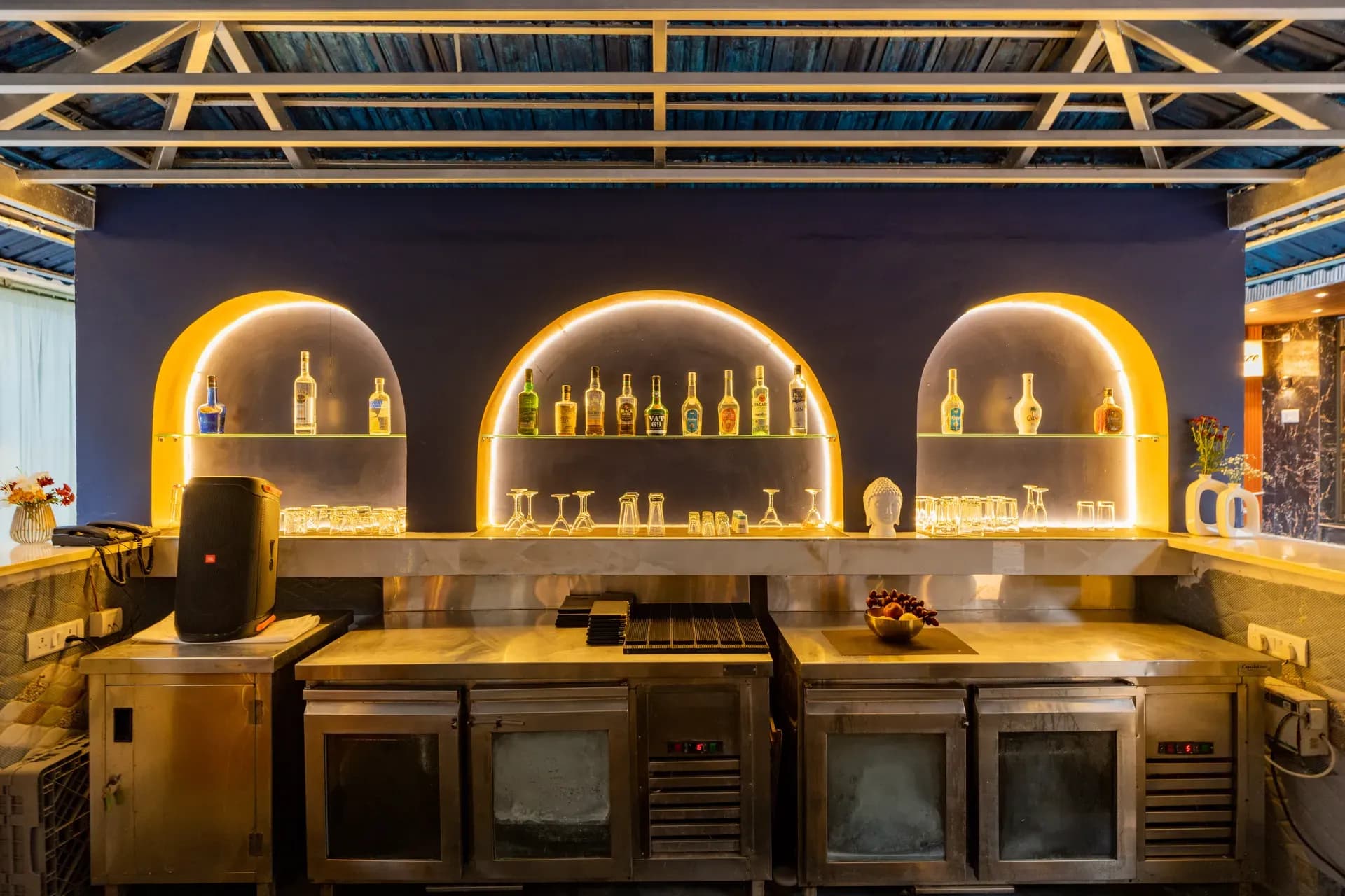Emperor Ozran | Superior With Common Pool, Restaurant & Bar - Image 2
