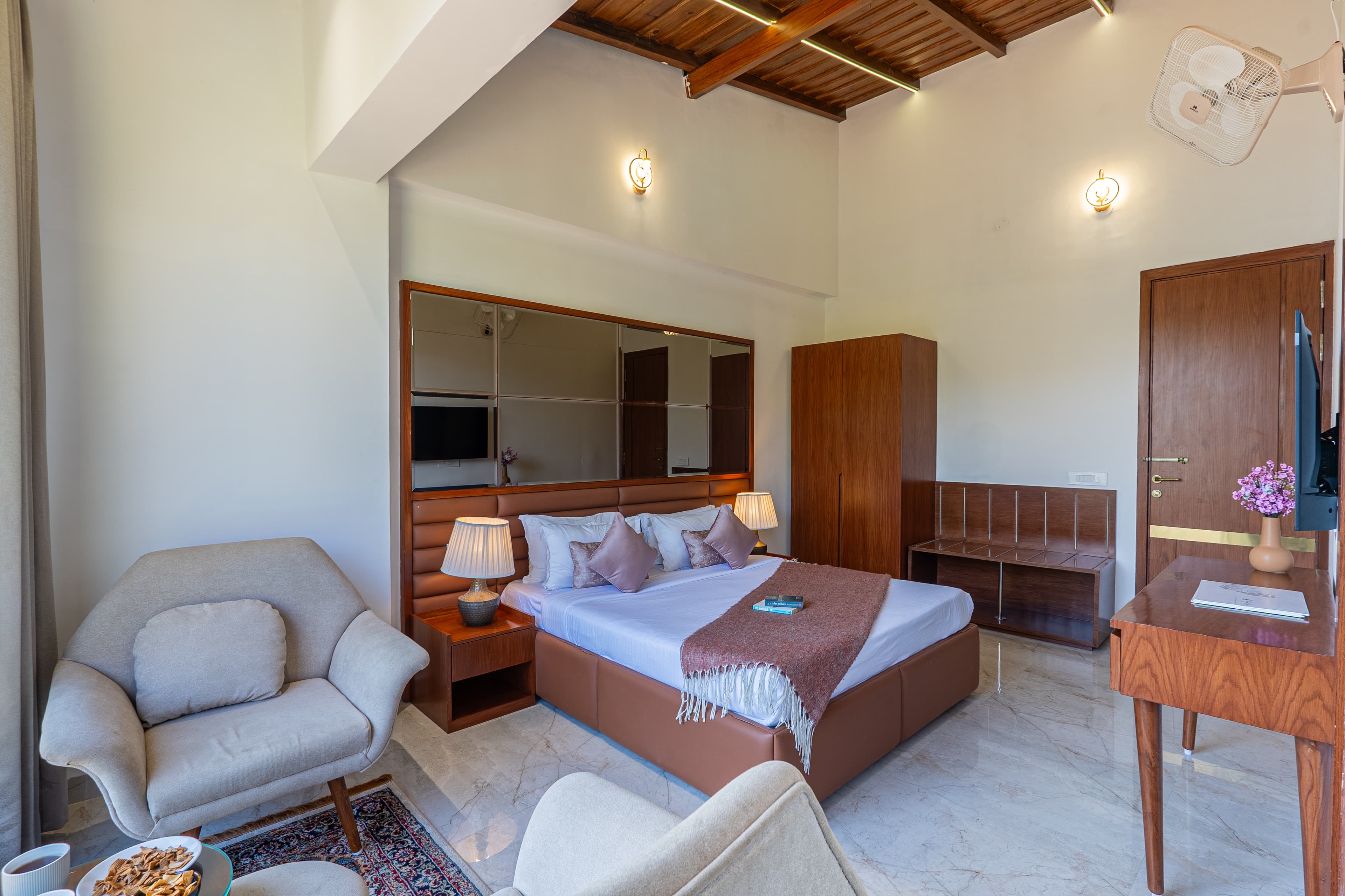 Lakefront S-2 | 1-BHK Apartment Close to Naukuchiatal Lake - Image 15