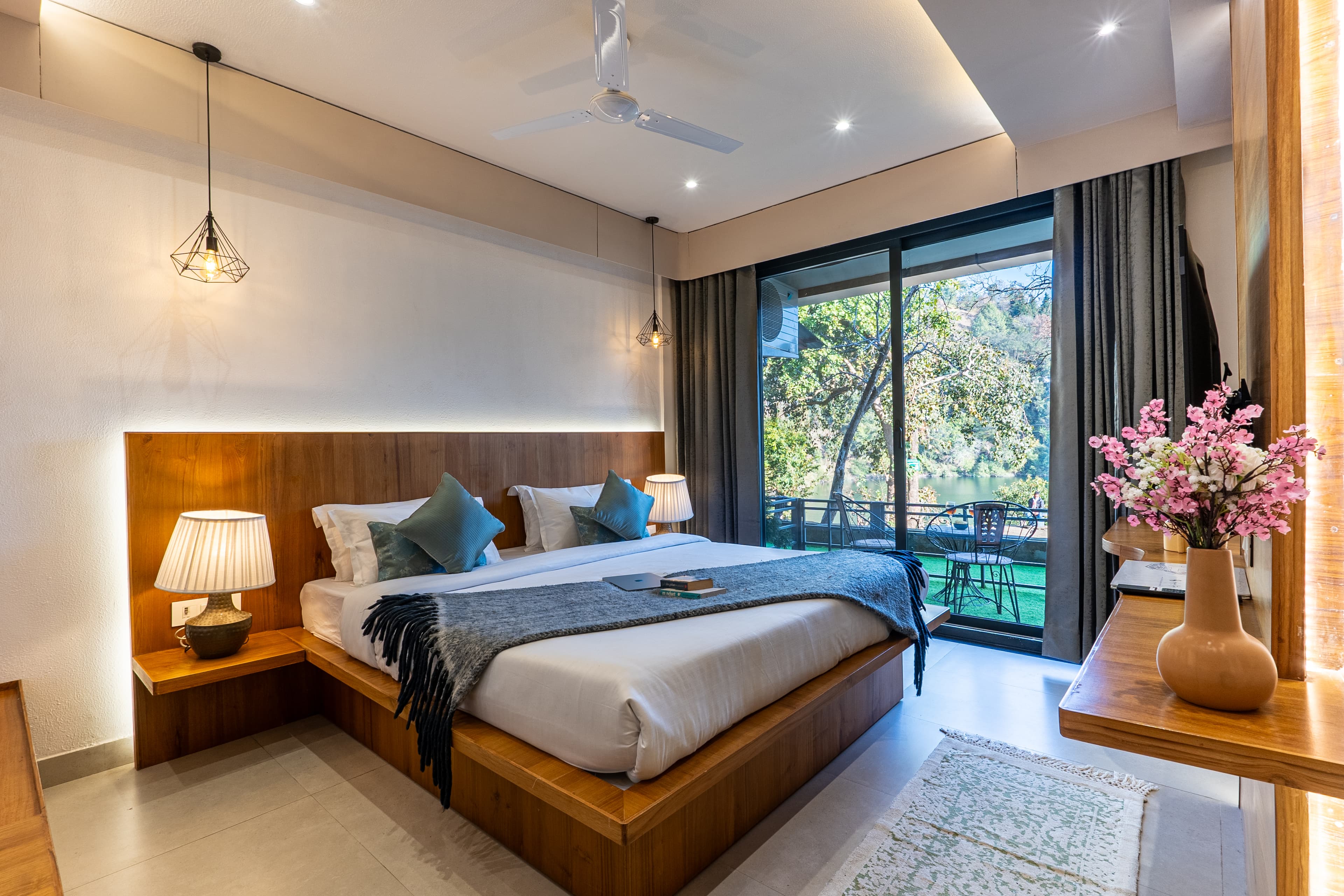 Lakefront S-1 | 1-BHK Apartment Close to Naukuchiatal Lake - Image 9