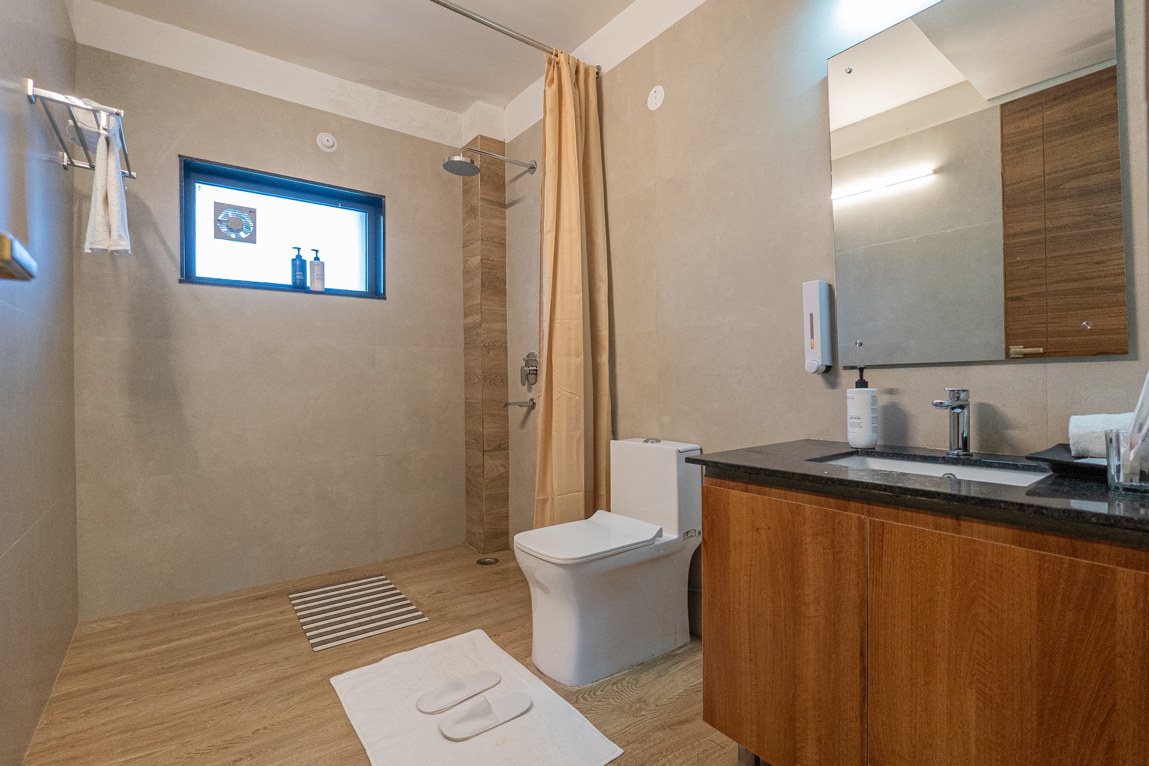 Lakefront S-1 | 1-BHK Apartment Close to Naukuchiatal Lake - Image 10