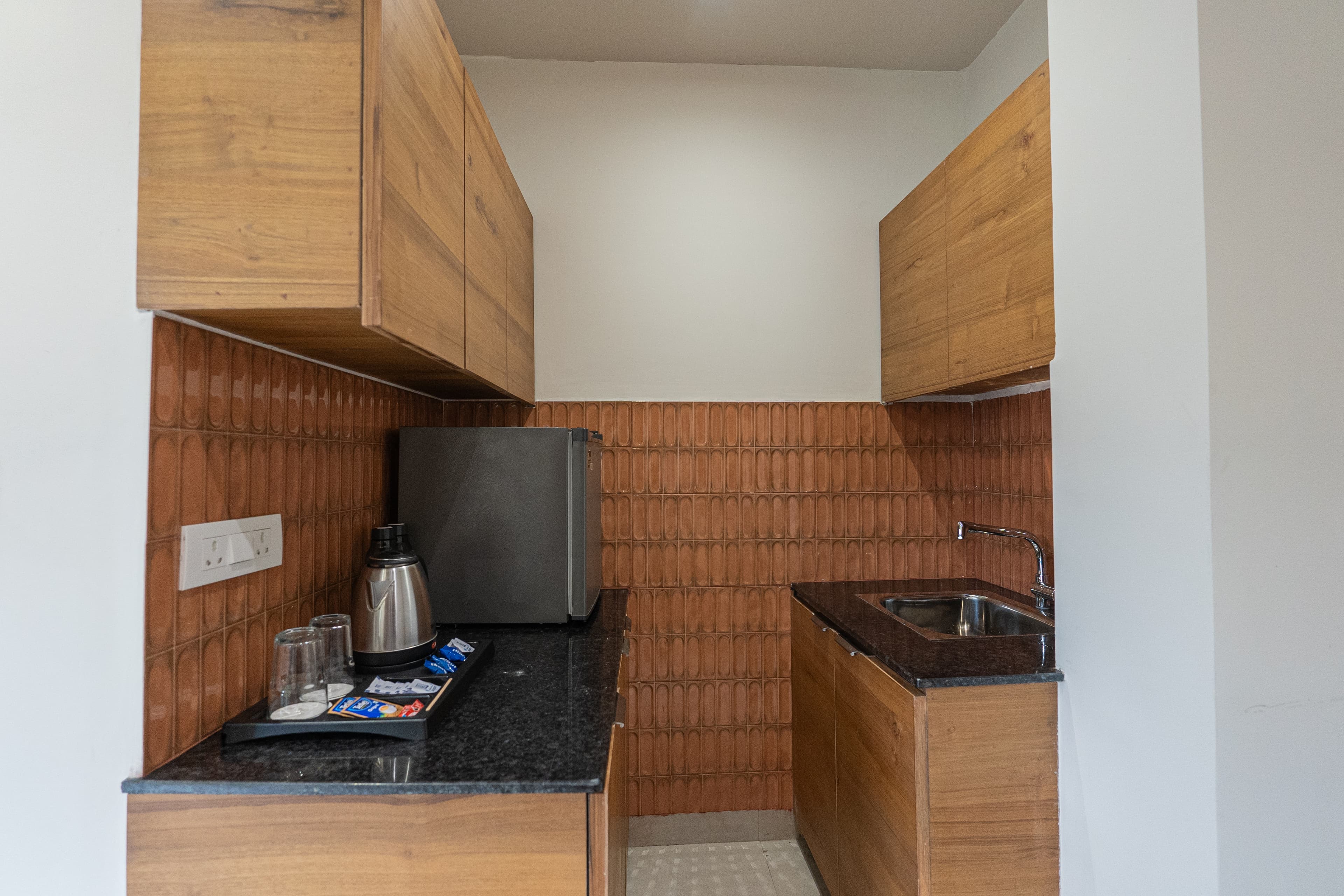 Lakefront S-1 | 1-BHK Apartment Close to Naukuchiatal Lake - Image 14