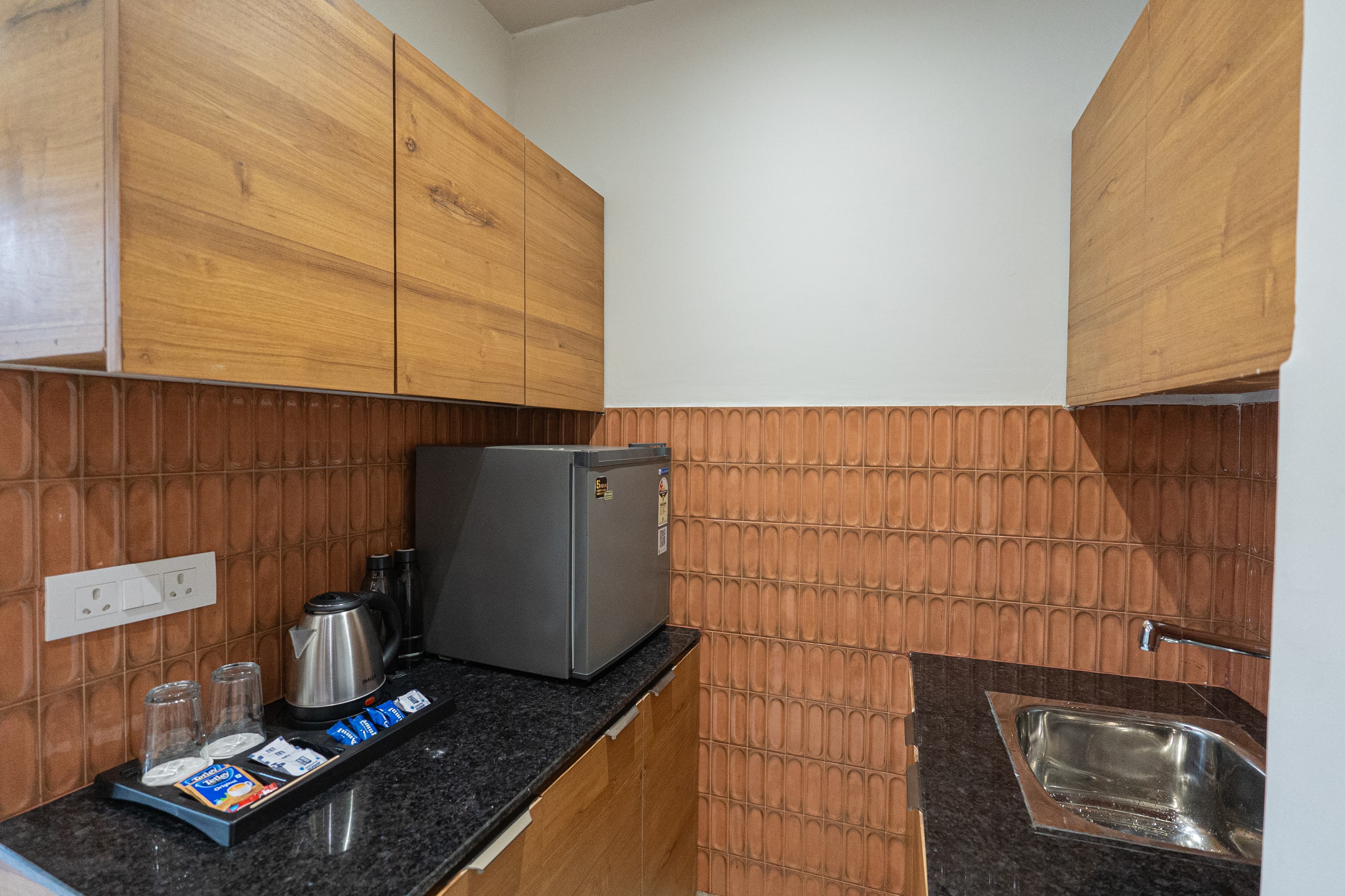 Lakefront S-1 | 1-BHK Apartment Close to Naukuchiatal Lake - Image 8