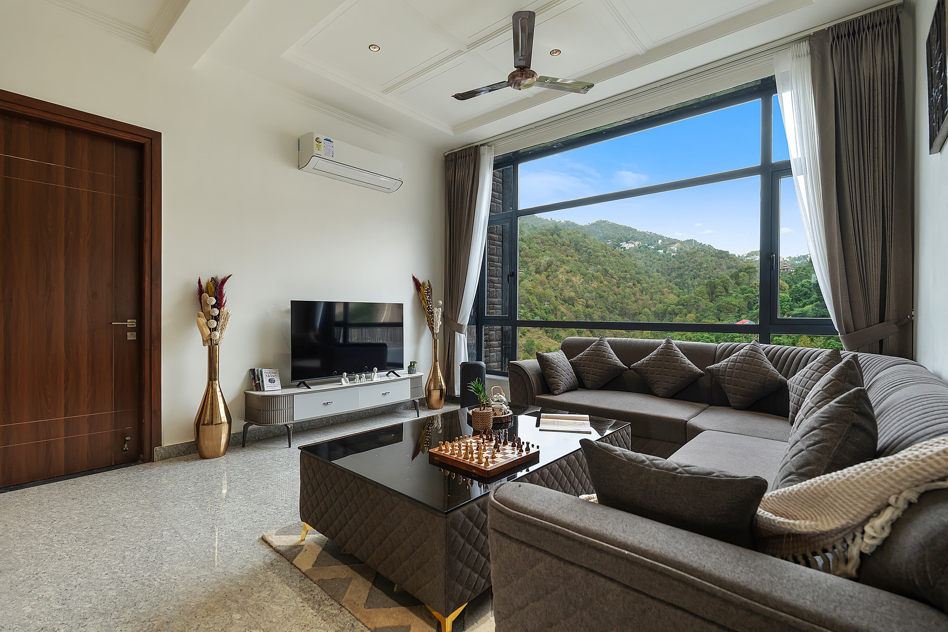 Panchvati Veloraa | Spacious Pet-Friendly 6-BHK Apartment | Scenic Views & Sit-Out Area - Image 6