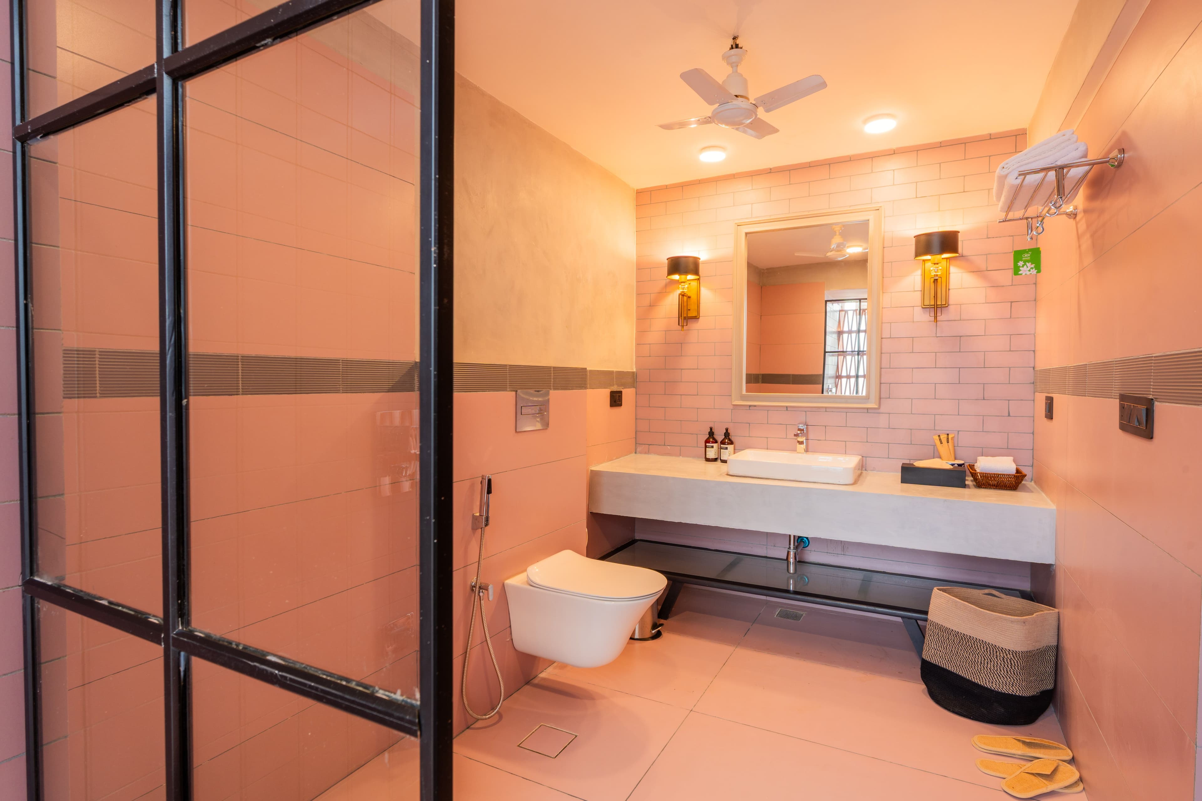 Purple Coral | Luxe 5-BHK Villa With Two Private Pools & Lift Near Chapora Fort - Image 14