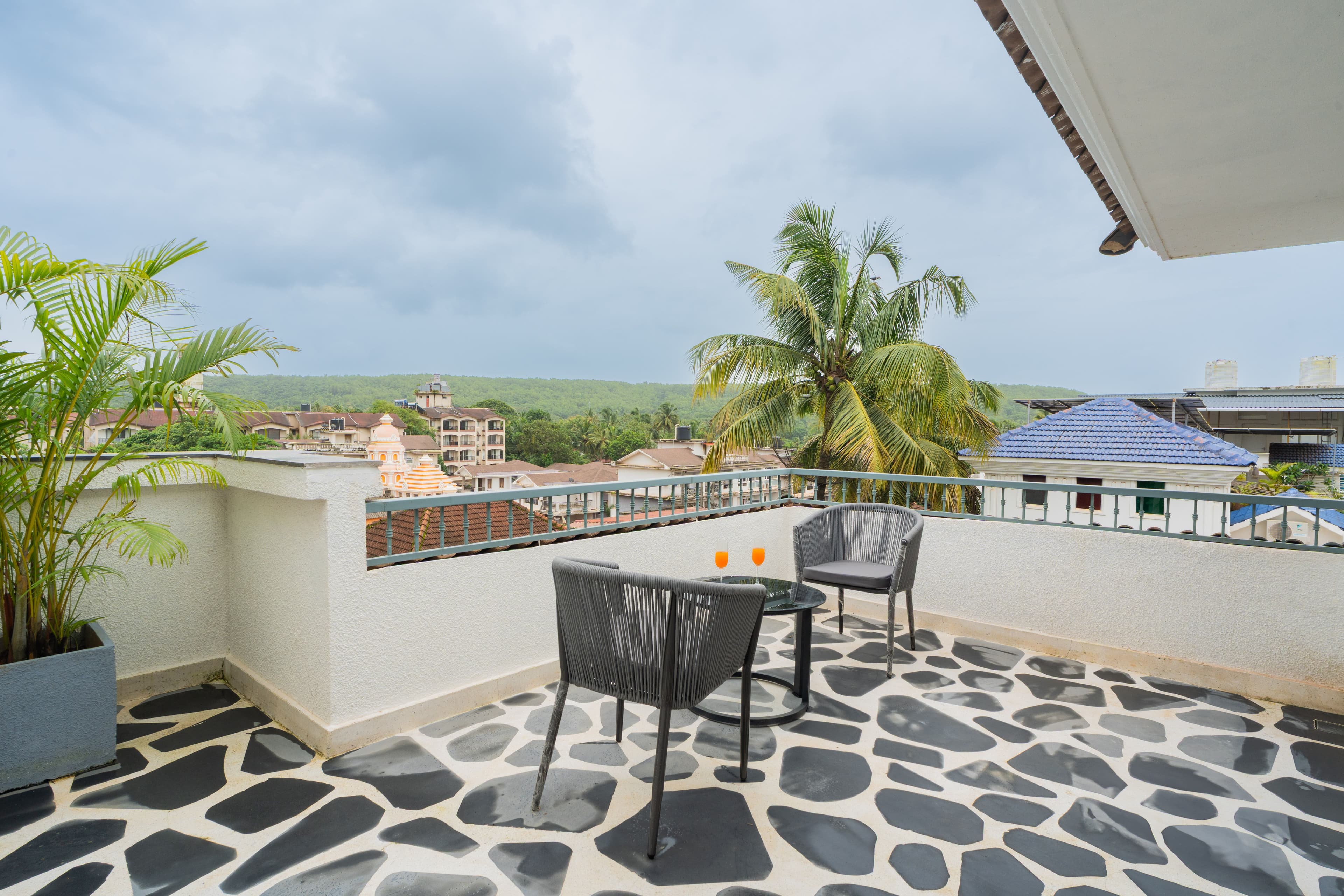 Purple Coral | Luxe 5-BHK Villa With Two Private Pools & Lift Near Chapora Fort - Image 12