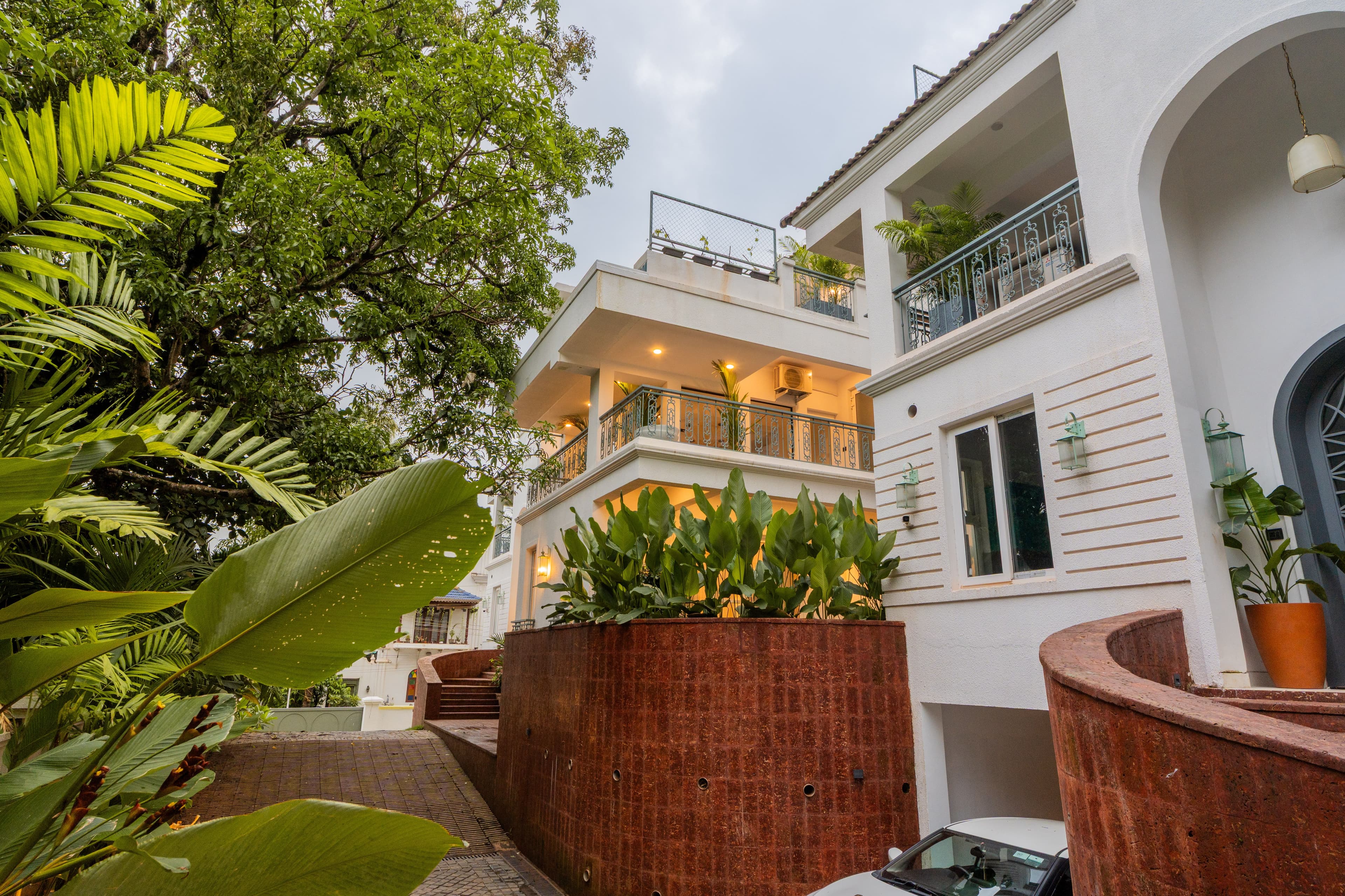 Purple Coral | Luxe 5-BHK Villa With Two Private Pools & Lift Near Chapora Fort - Image 49