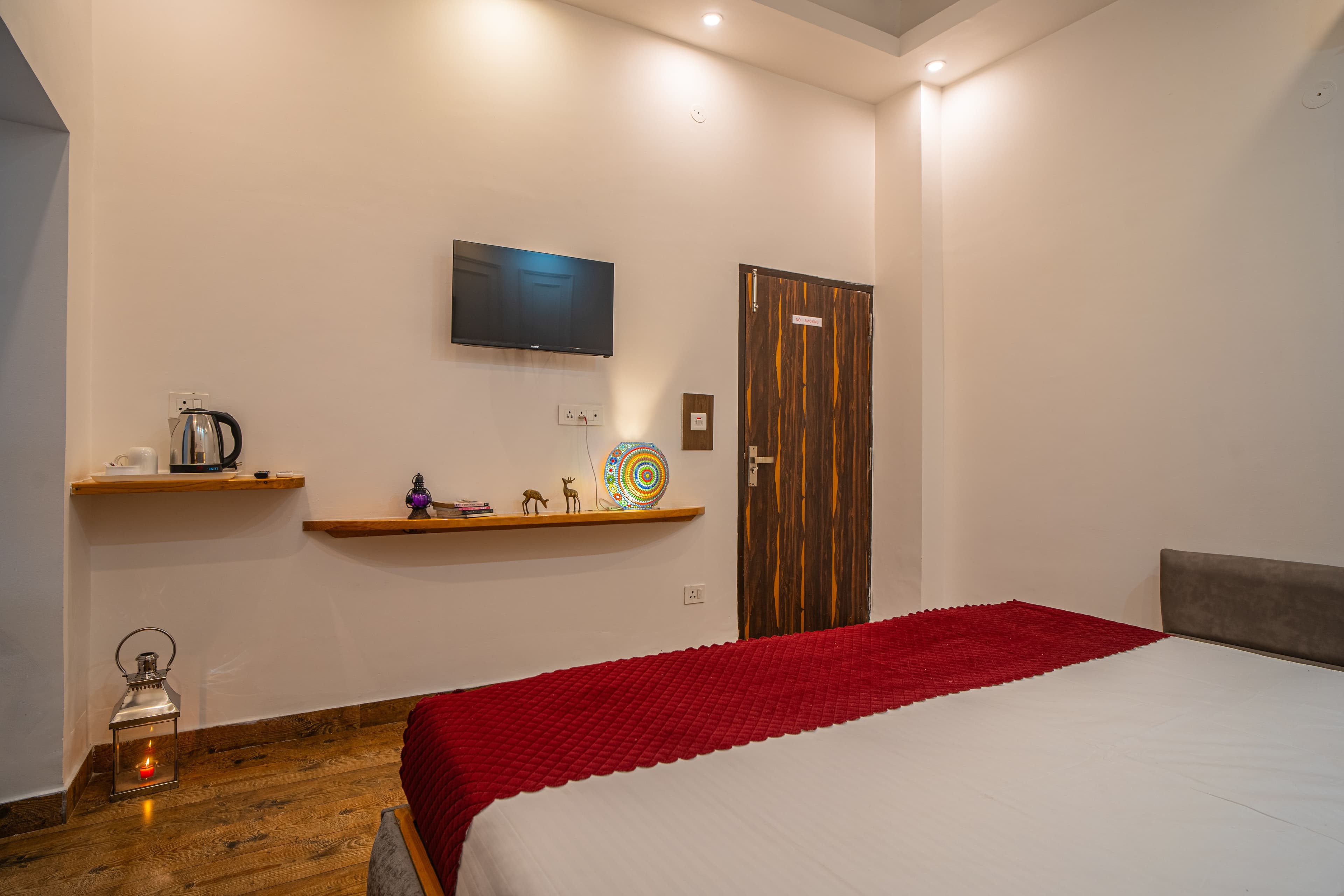 Impreza Luxury Stays Classic Room | Pet-friendly 1-Room Retreat With Common Lounge Area, Garden, Verandah & Restro - Image 22