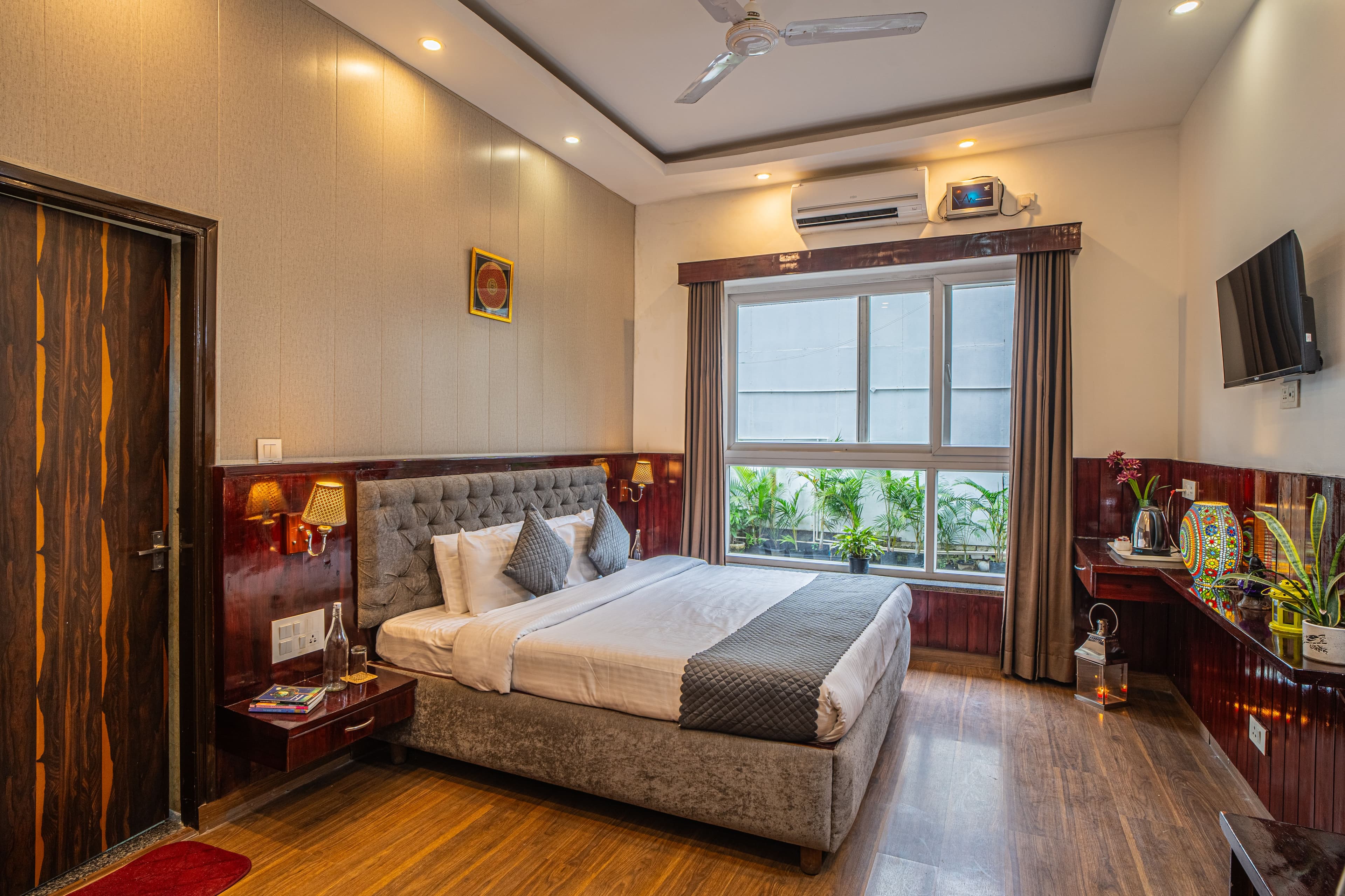 Impreza Luxury Stays Deluxe Room | Pet-friendly 1-Room Retreat With Common Lounge Area, Garden, Verandah & Restro - Image 8