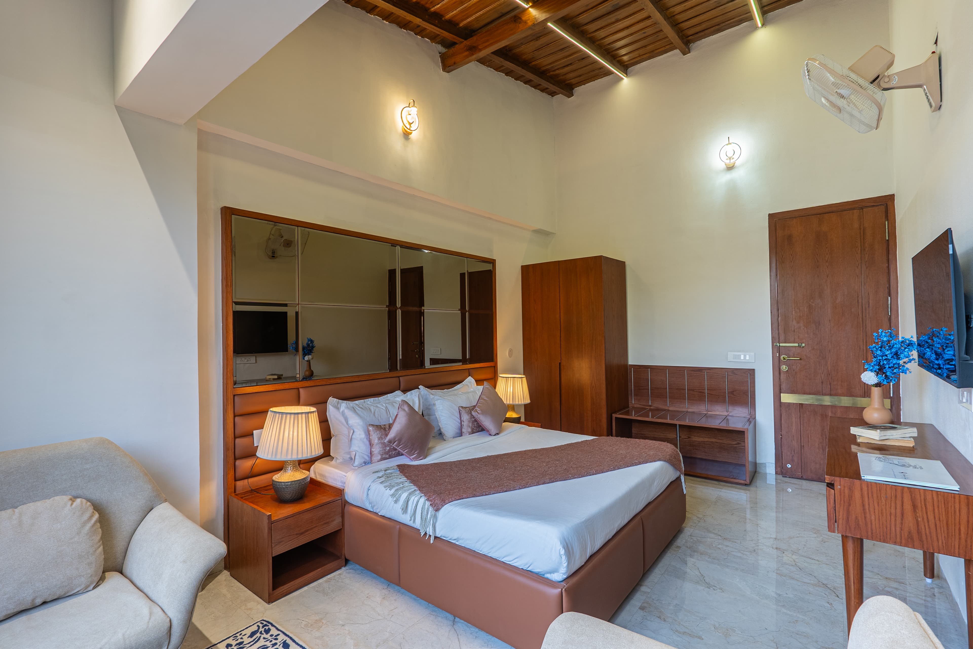 Lakefront S-5 | 1- BHK Apartment Close to Naukuchiatal Lake - Image 8