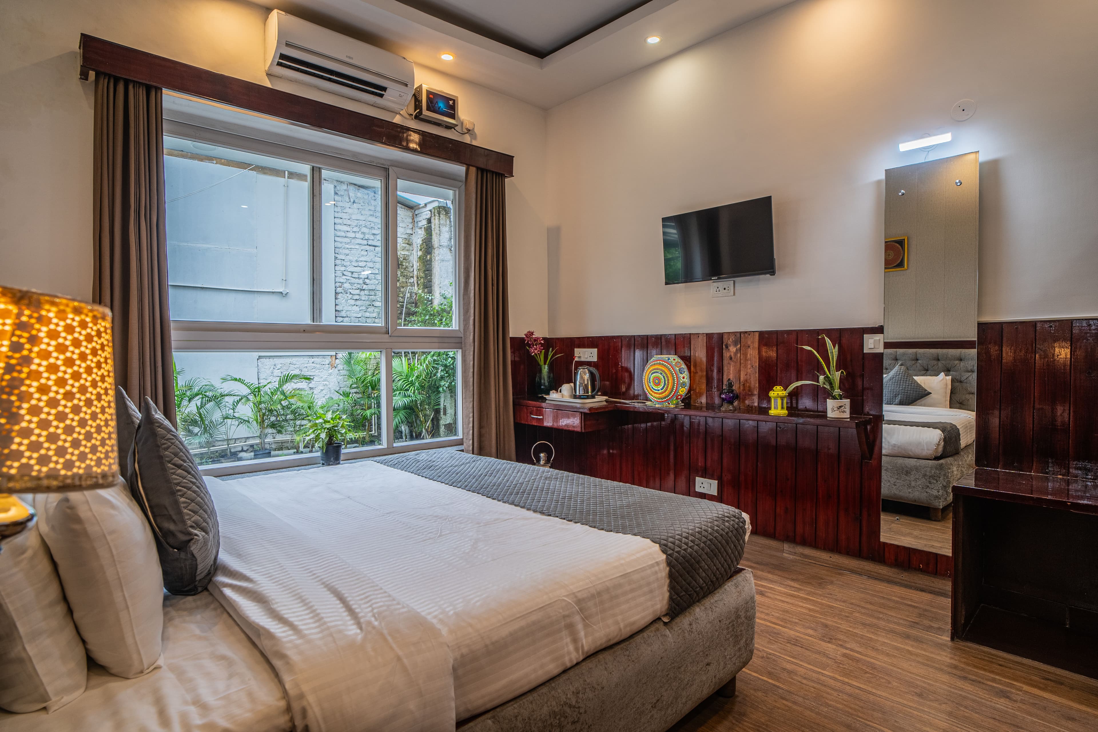 Impreza Luxury Stays Deluxe Room | Pet-friendly 1-Room Retreat With Common Lounge Area, Garden, Verandah & Restro - Image 9