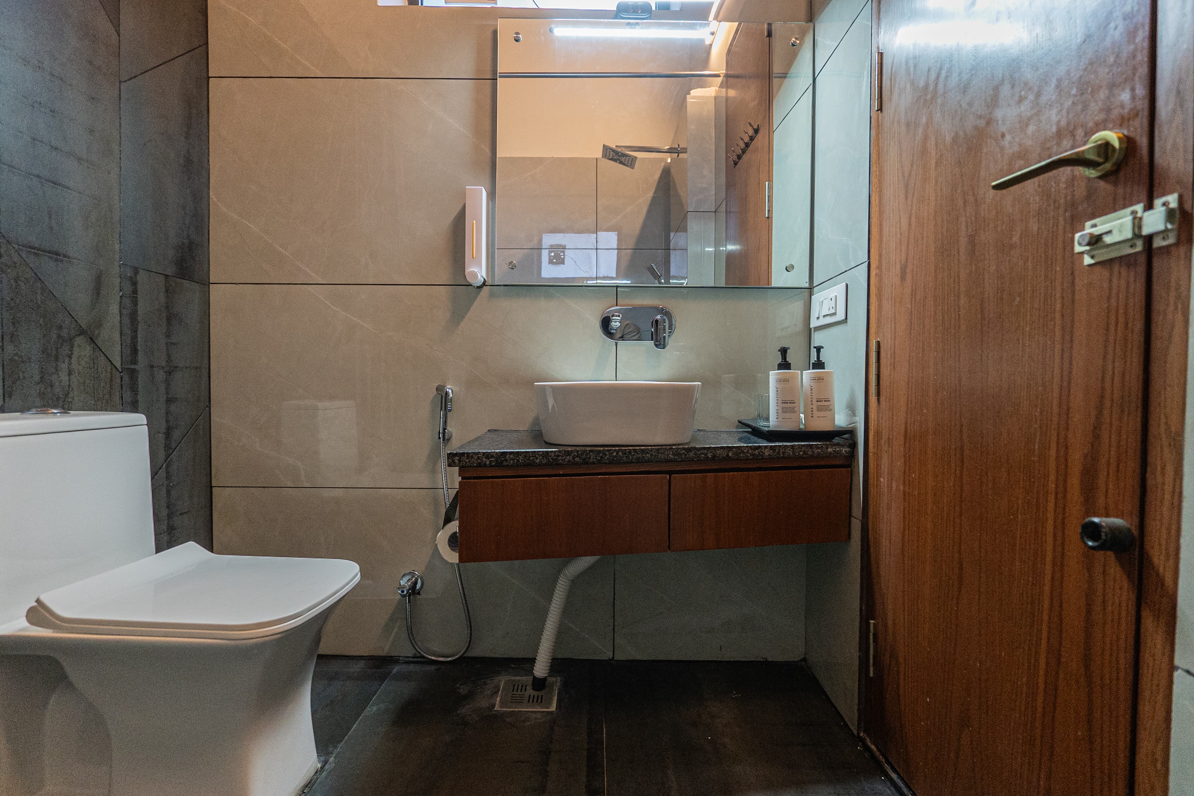 Lakefront S-5 | 1- BHK Apartment Close to Naukuchiatal Lake - Image 10