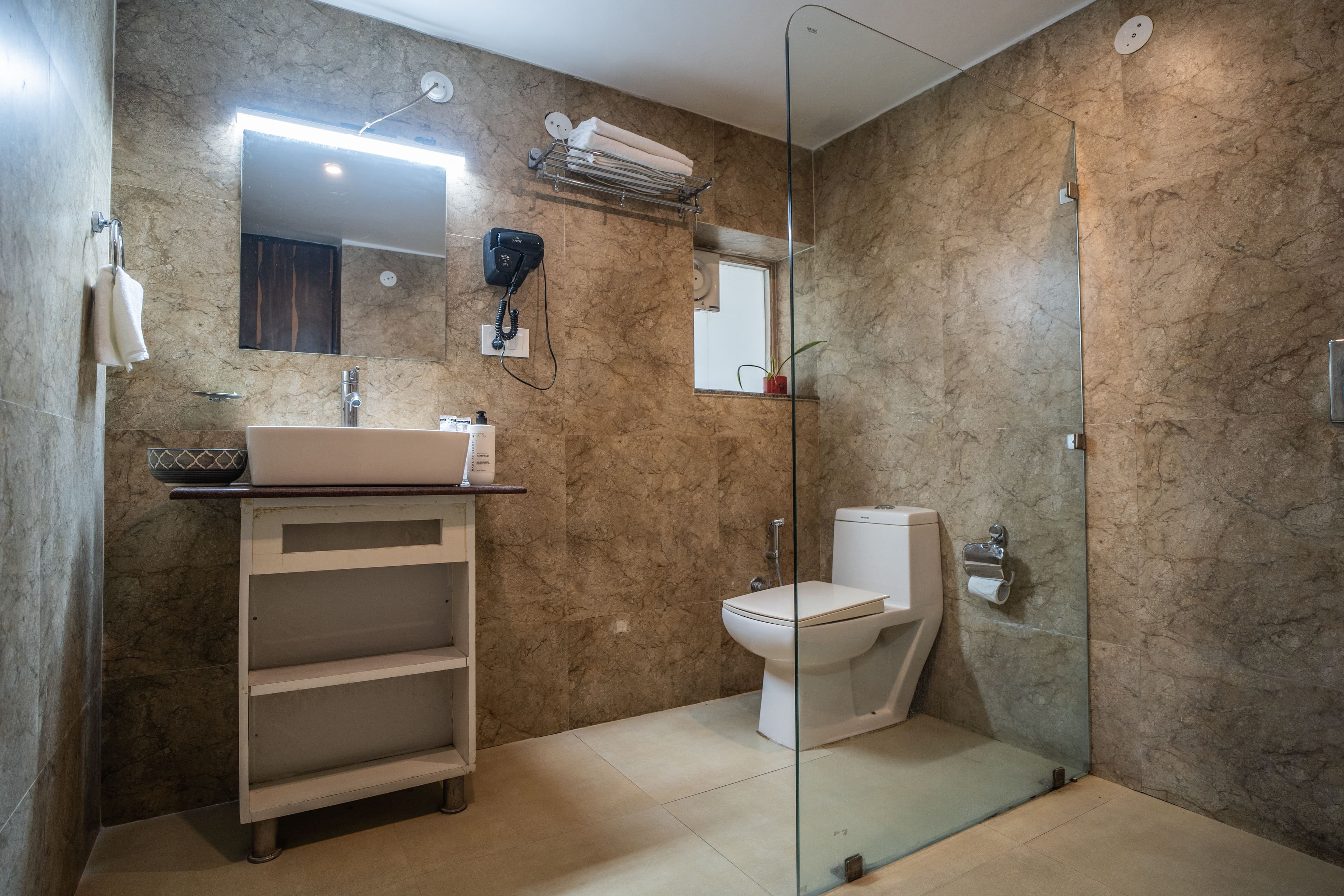 Impreza Luxury Stays Deluxe Room | Pet-friendly 1-Room Retreat With Common Lounge Area, Garden, Verandah & Restro - Image 10