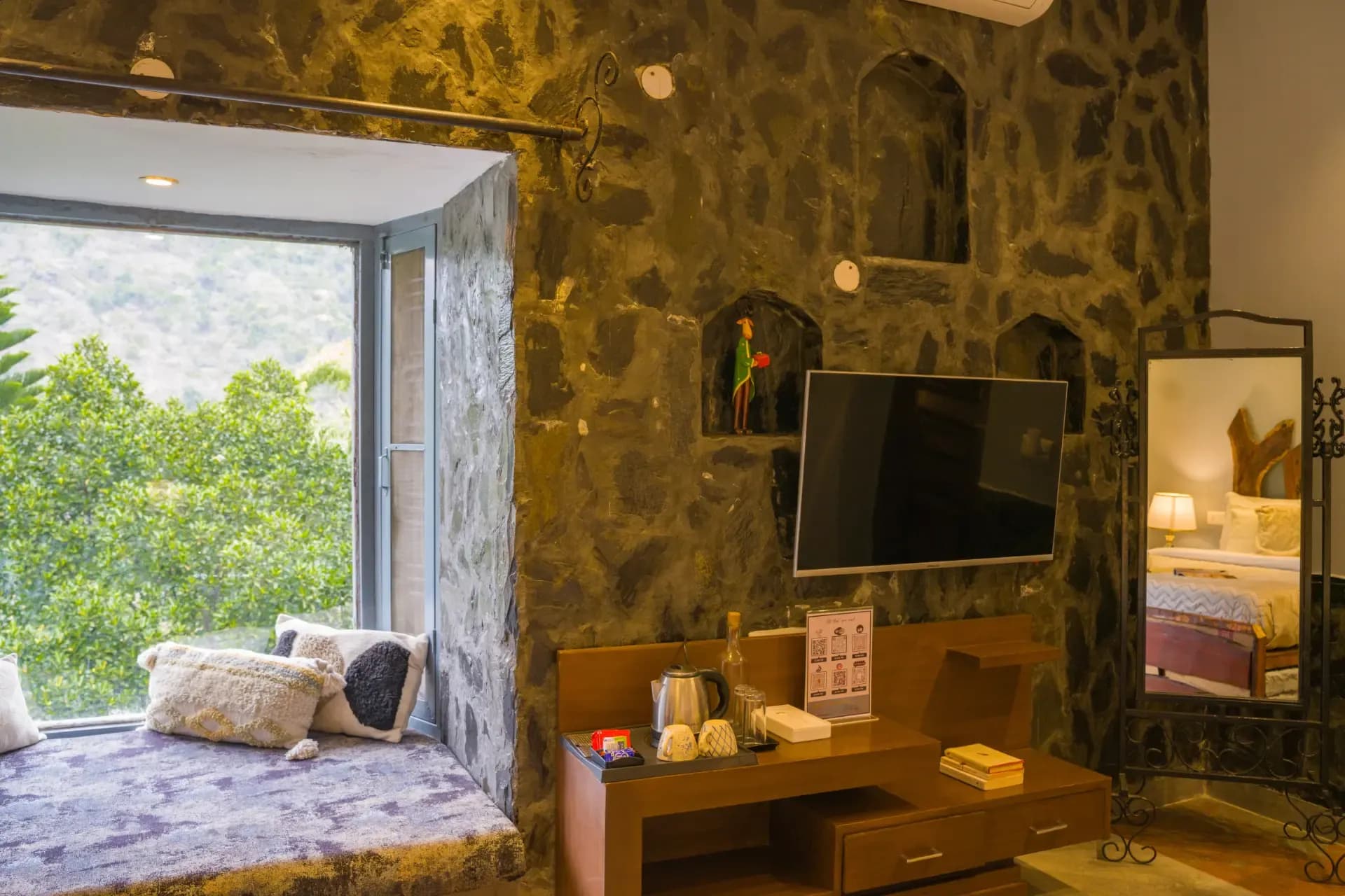 Zephyr Stoneva | Peaceful Mountain Retreat With Pool, Gym & Dining - Image 30