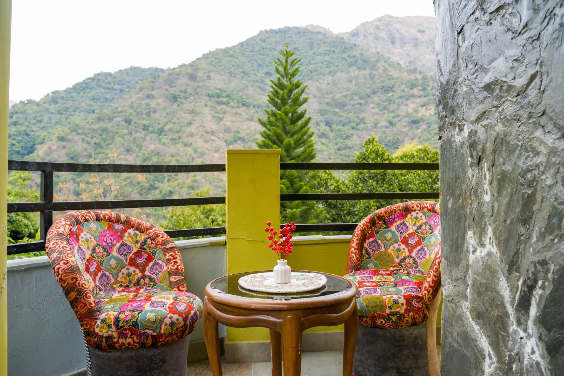 Zephyr Stoneva | Peaceful Mountain Retreat With Pool, Gym & Dining - Image 28