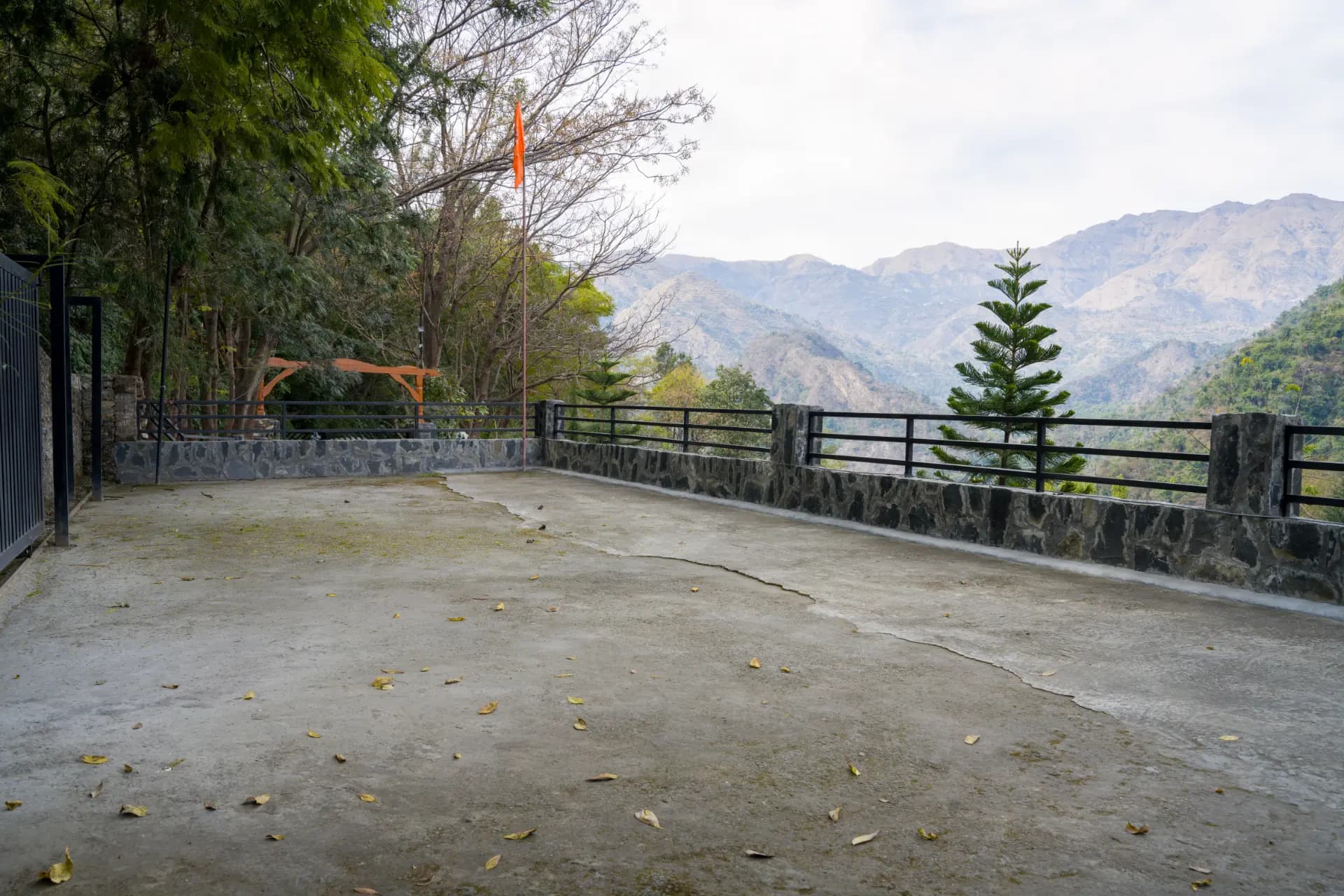 Zephyr Bliss | 1 Premium Room Featuring Shared Pool, Gym & Restaurant With Hill Views - Image 23