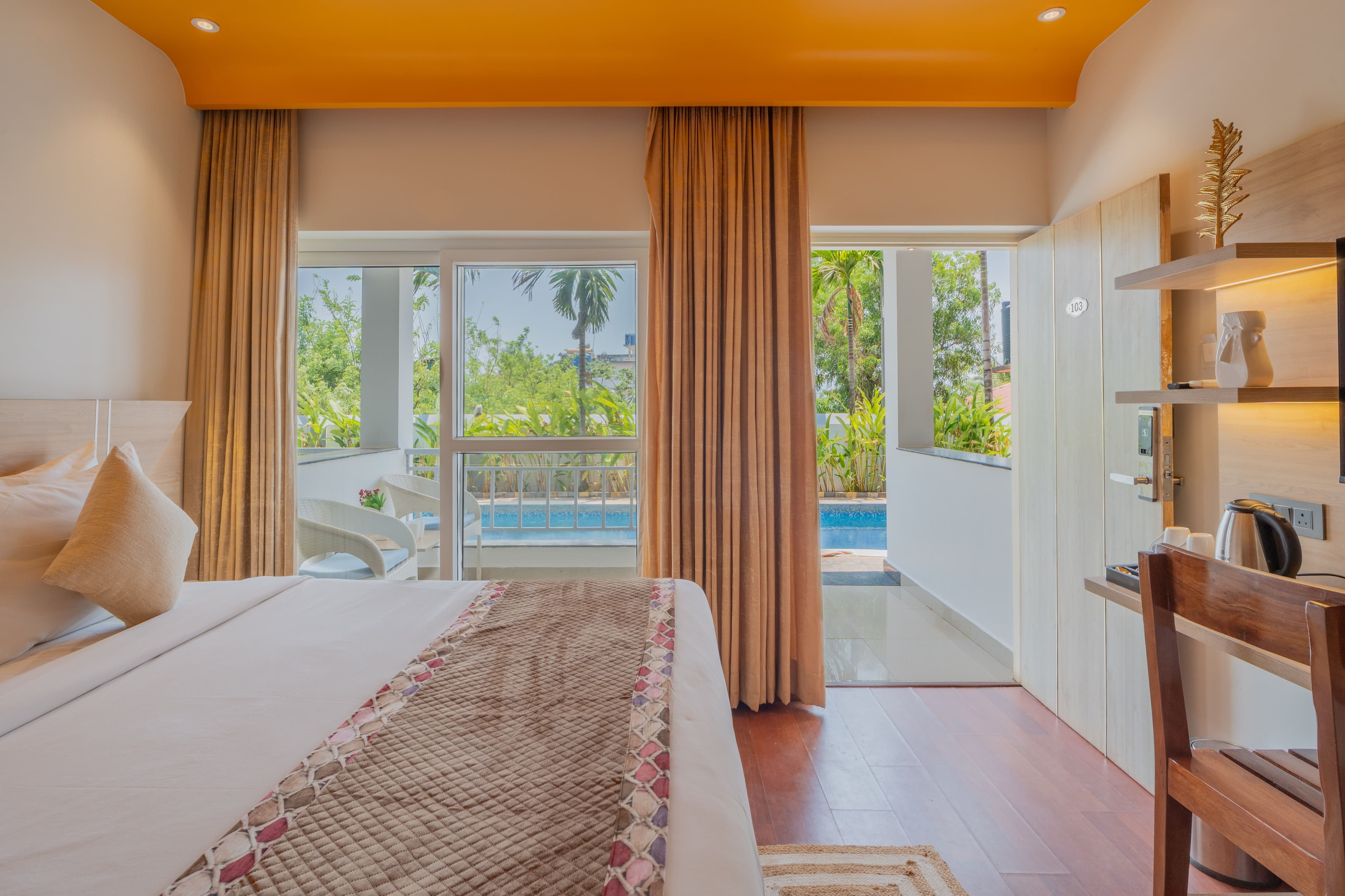 Gracias Aquora | 1-Room Retreat With Private Balcony, Shared Pool, & Restros, Close to Ashvem Beach - Image 13