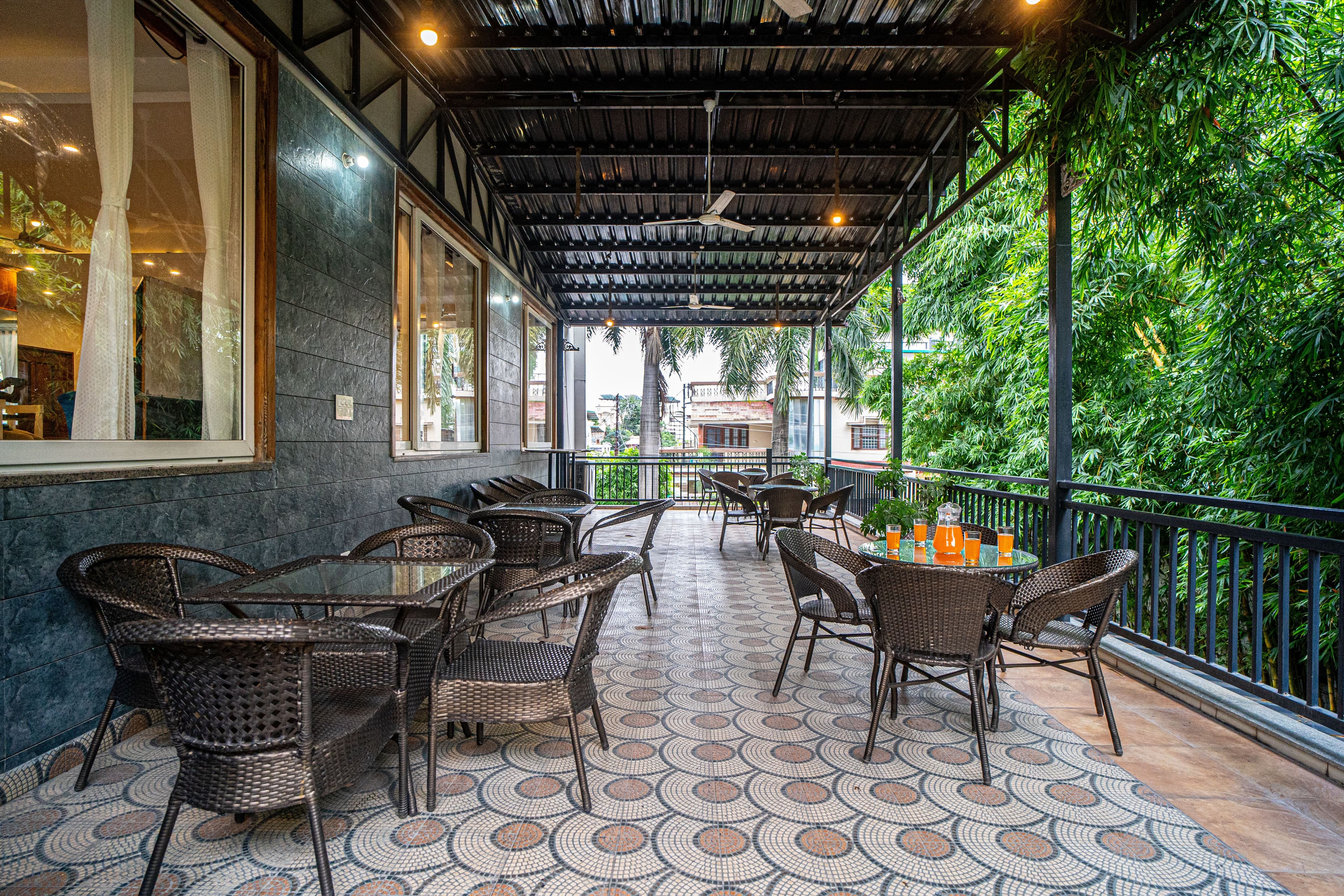 Impreza Luxury Stays Deluxe Room | Pet-friendly 1-Room Retreat With Common Lounge Area, Garden, Verandah & Restro - Image 3