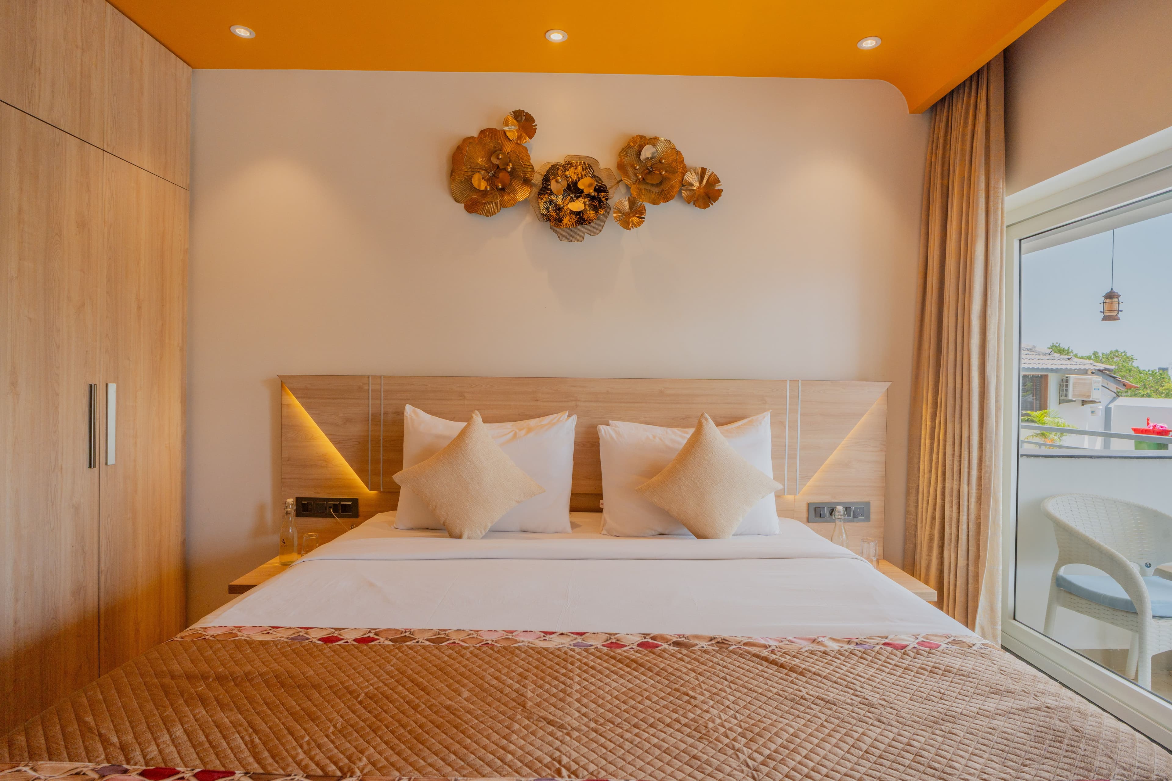 Gracias Aquora | 1-Room Retreat With Private Balcony, Shared Pool, & Restros, Close to Ashvem Beach - Image 25