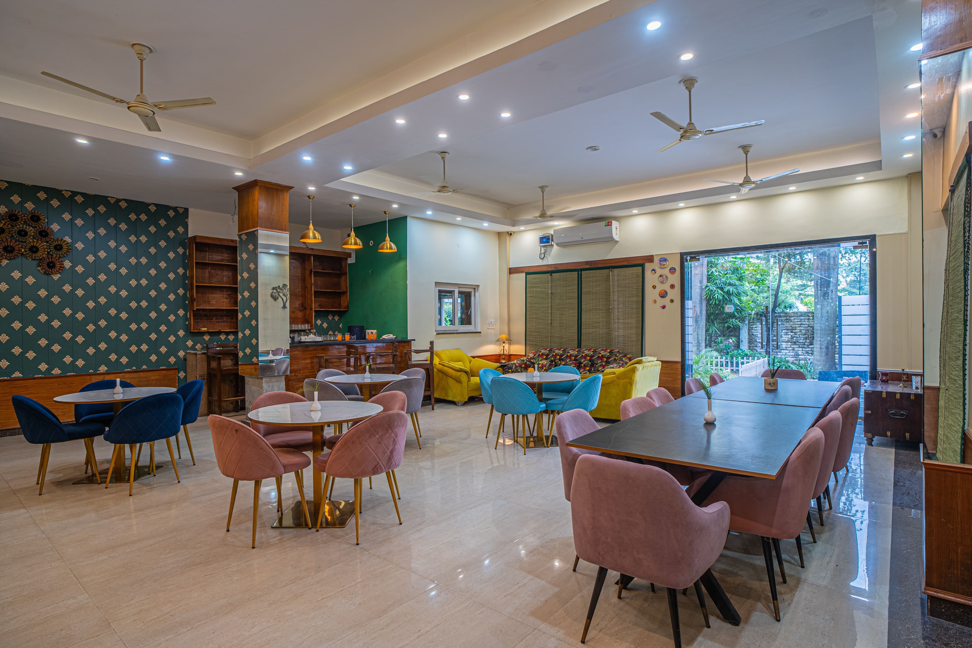 Impreza Luxury Stays Deluxe Room | Pet-friendly 1-Room Retreat With Common Lounge Area, Garden, Verandah & Restro - Image 2